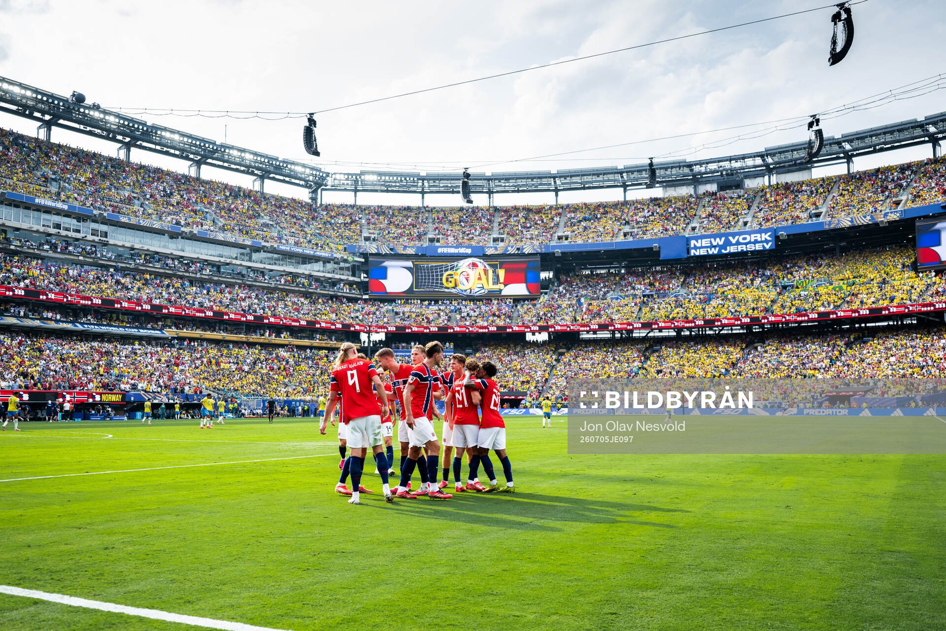 Players of Norway celebrate