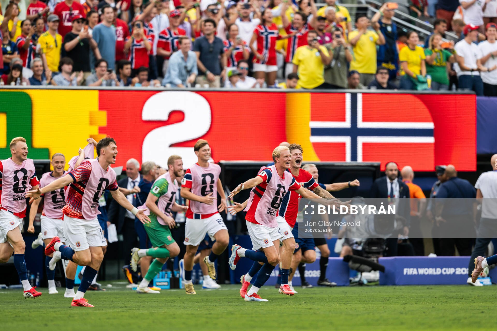 Players of Norway celebrate