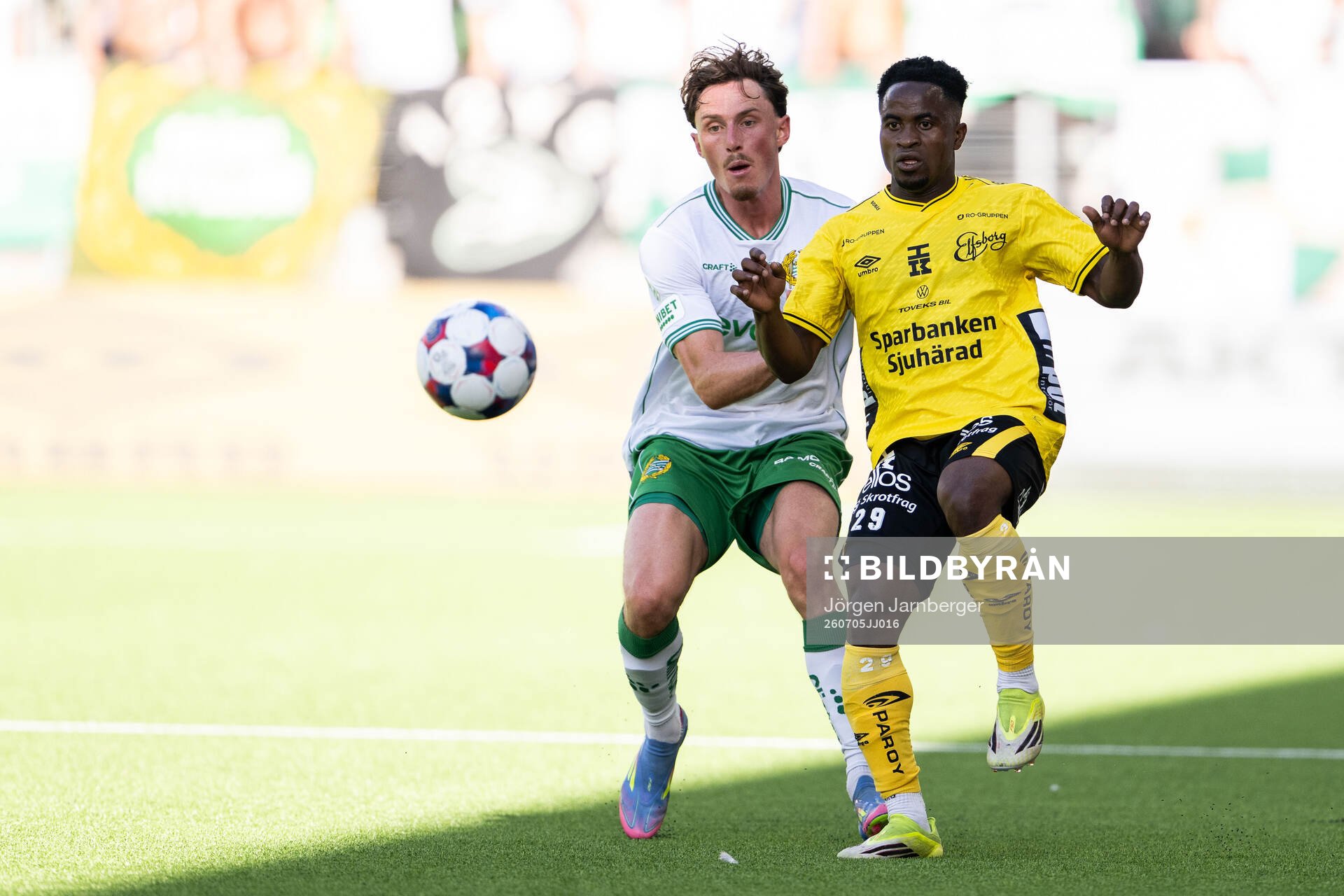 Hammarbys Noah Persson och Elfsborgs Momoh Ibrahim Kamara