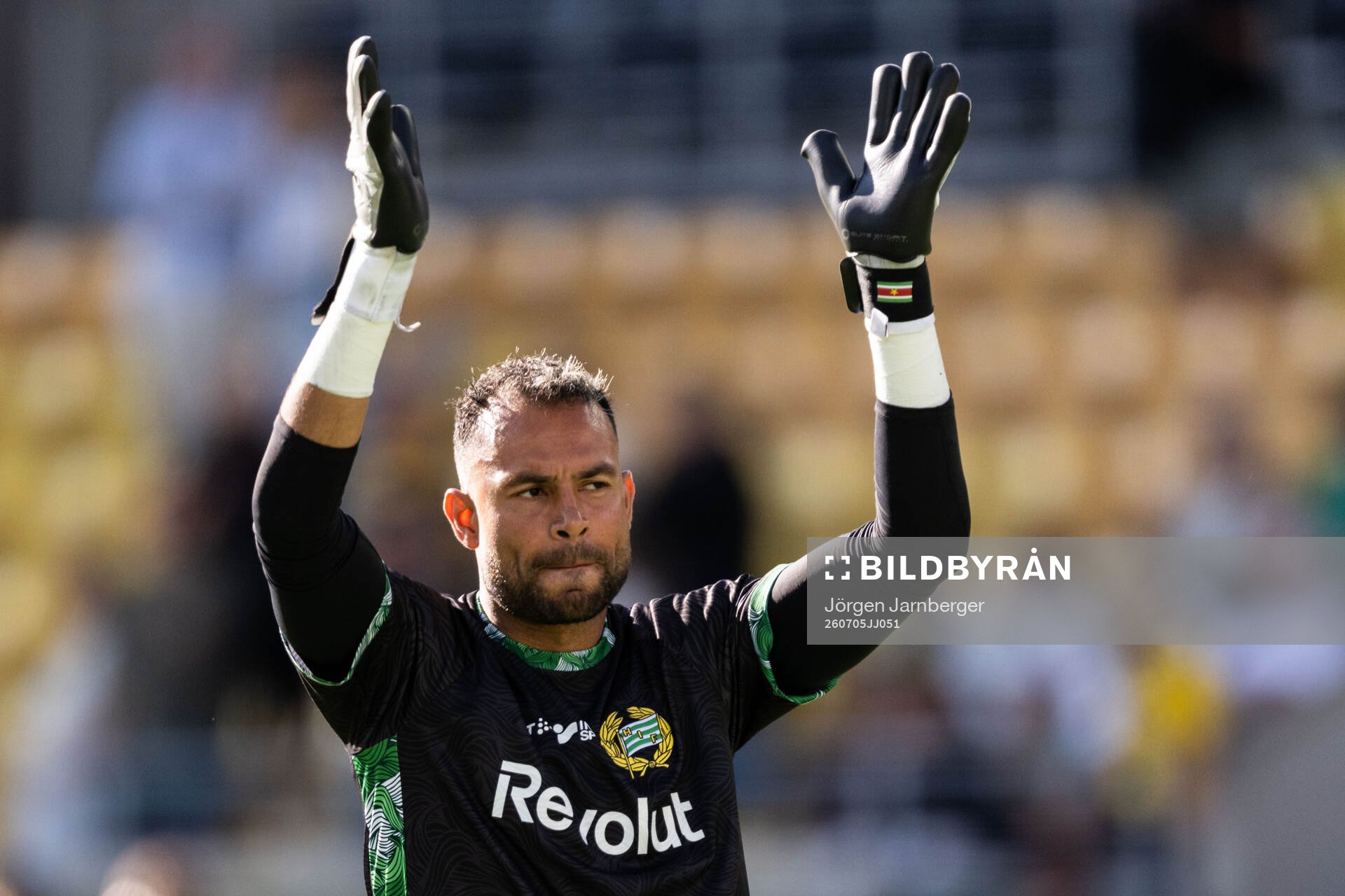 Hammarbys målvakt Warner Hahn jublar
