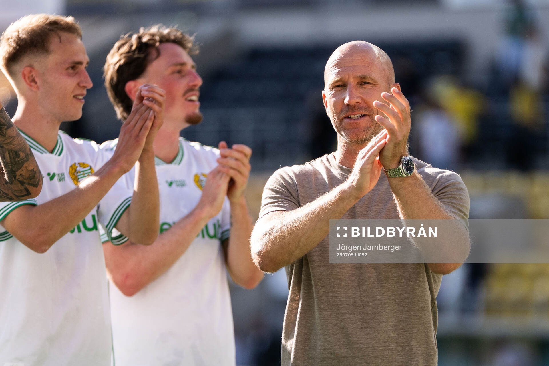 Hammarbys tränare Henrik Rydström jublar