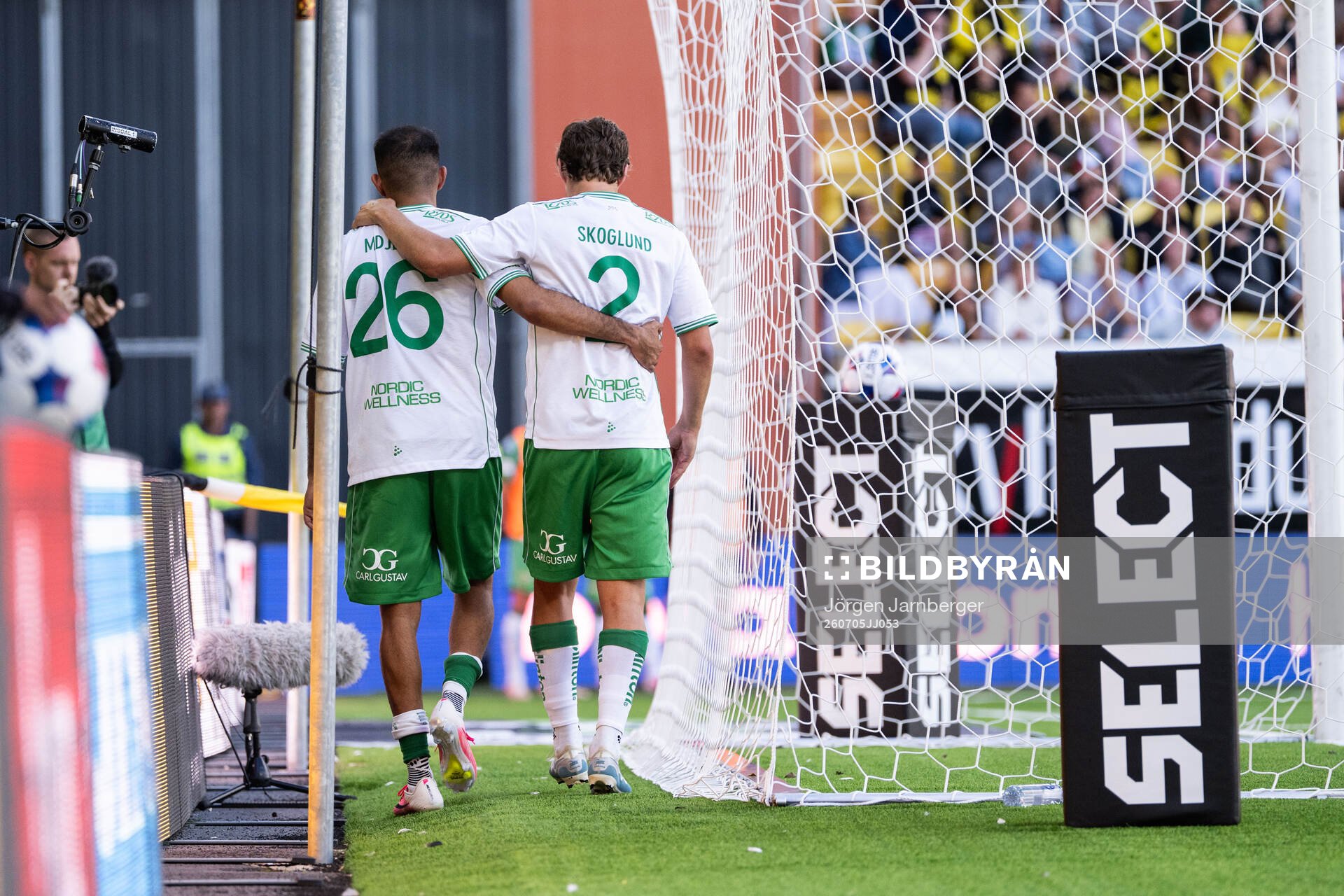 Hammarbys Montader Madjed hjälper Hampus Skoglund
