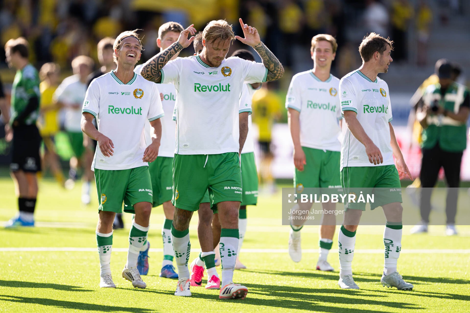 Hammarbys spelare tackar supportrarna