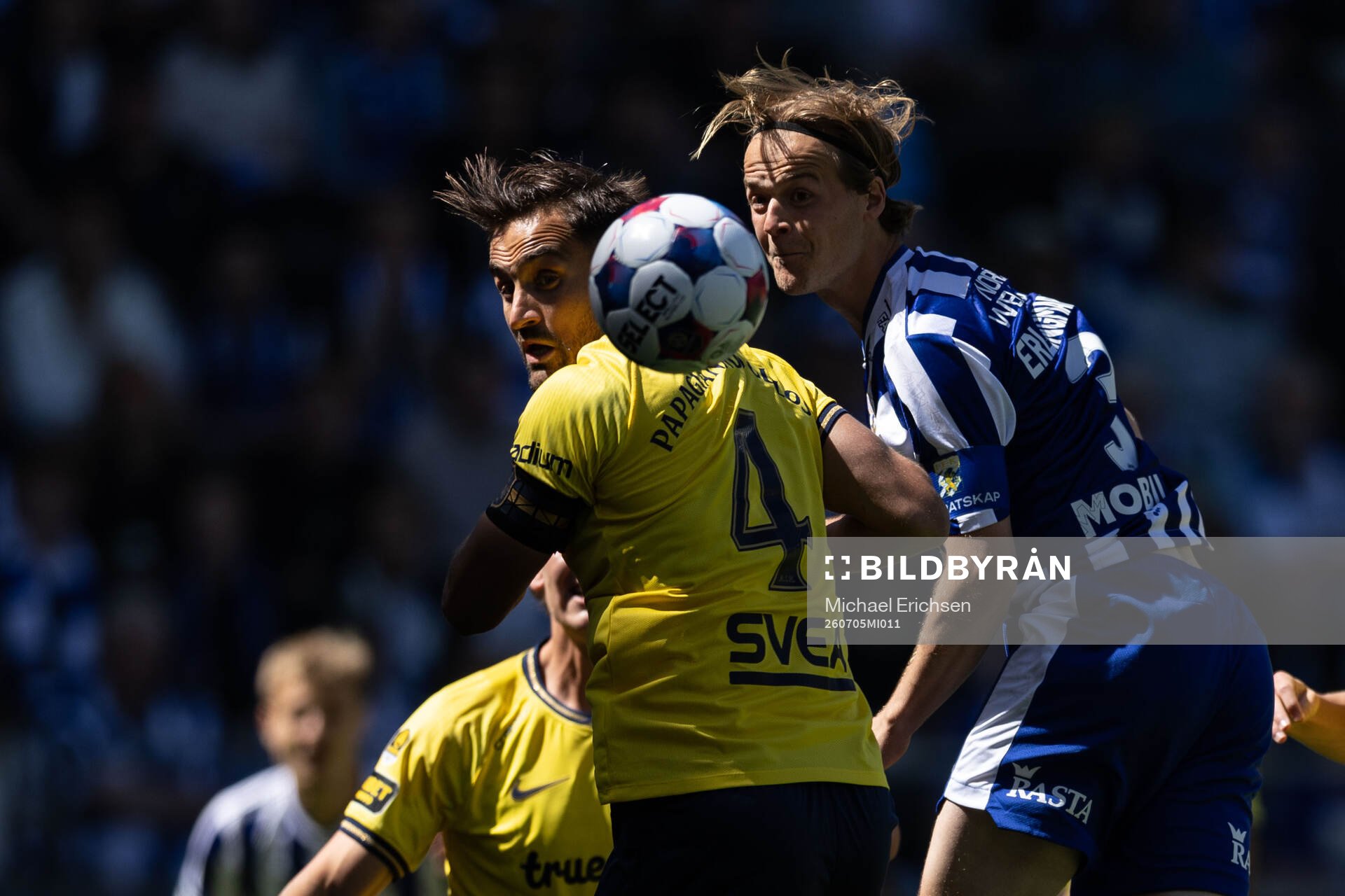 AIKs Sotirios Papagiannopoulos och IFK Göteborgs August