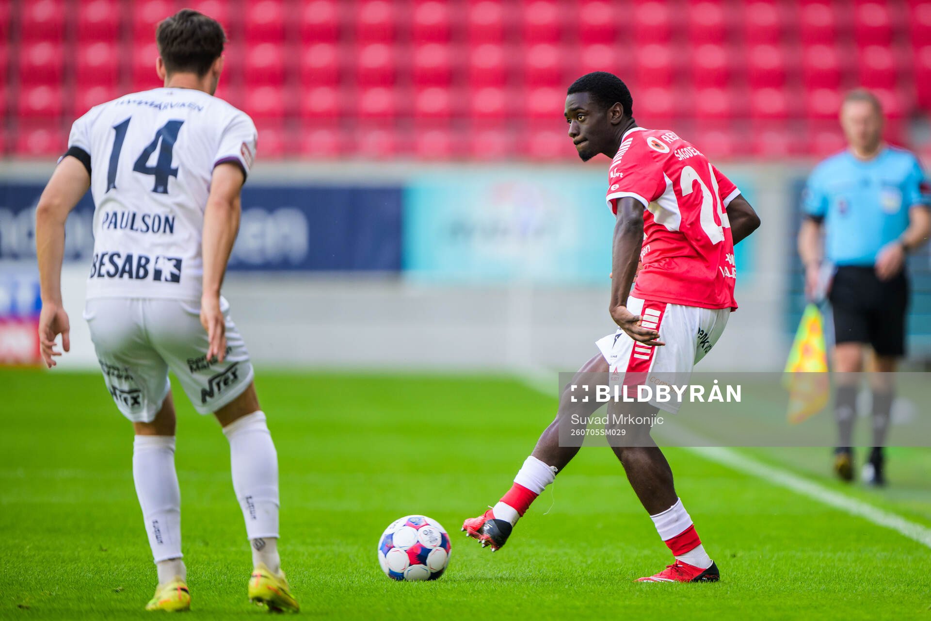 Örgrytes Daniel Paulson och Kalmars Charles Sagoe Jr