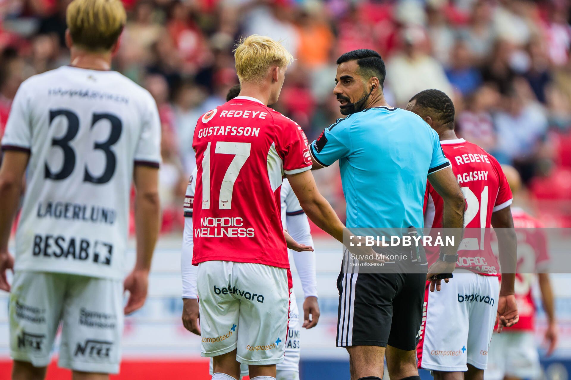 Kalmars Carl Gustafsson och Domare Mohammed Al-Hakim