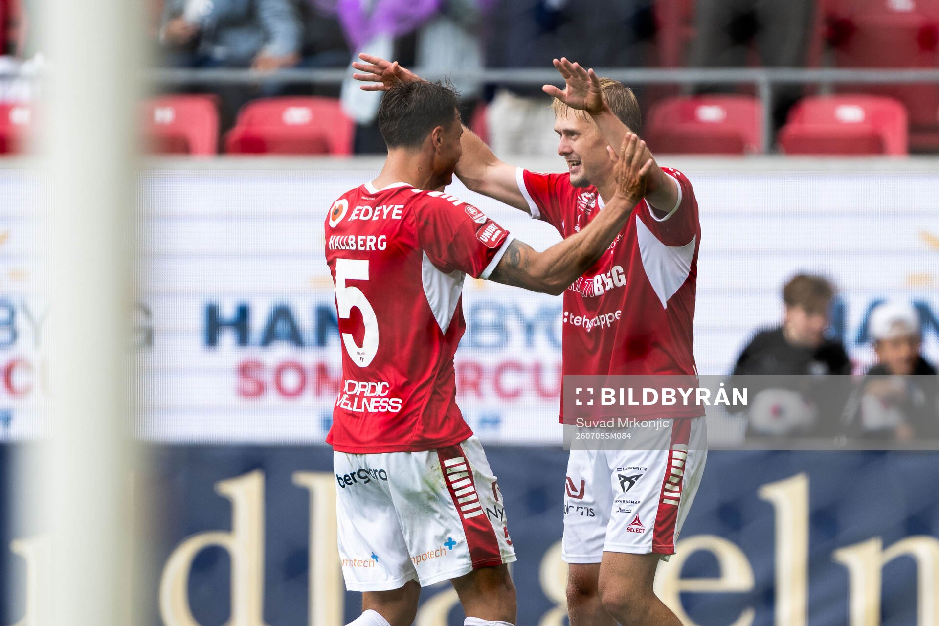 Kalmars Melker Hallberg och Rony Jansson jublar