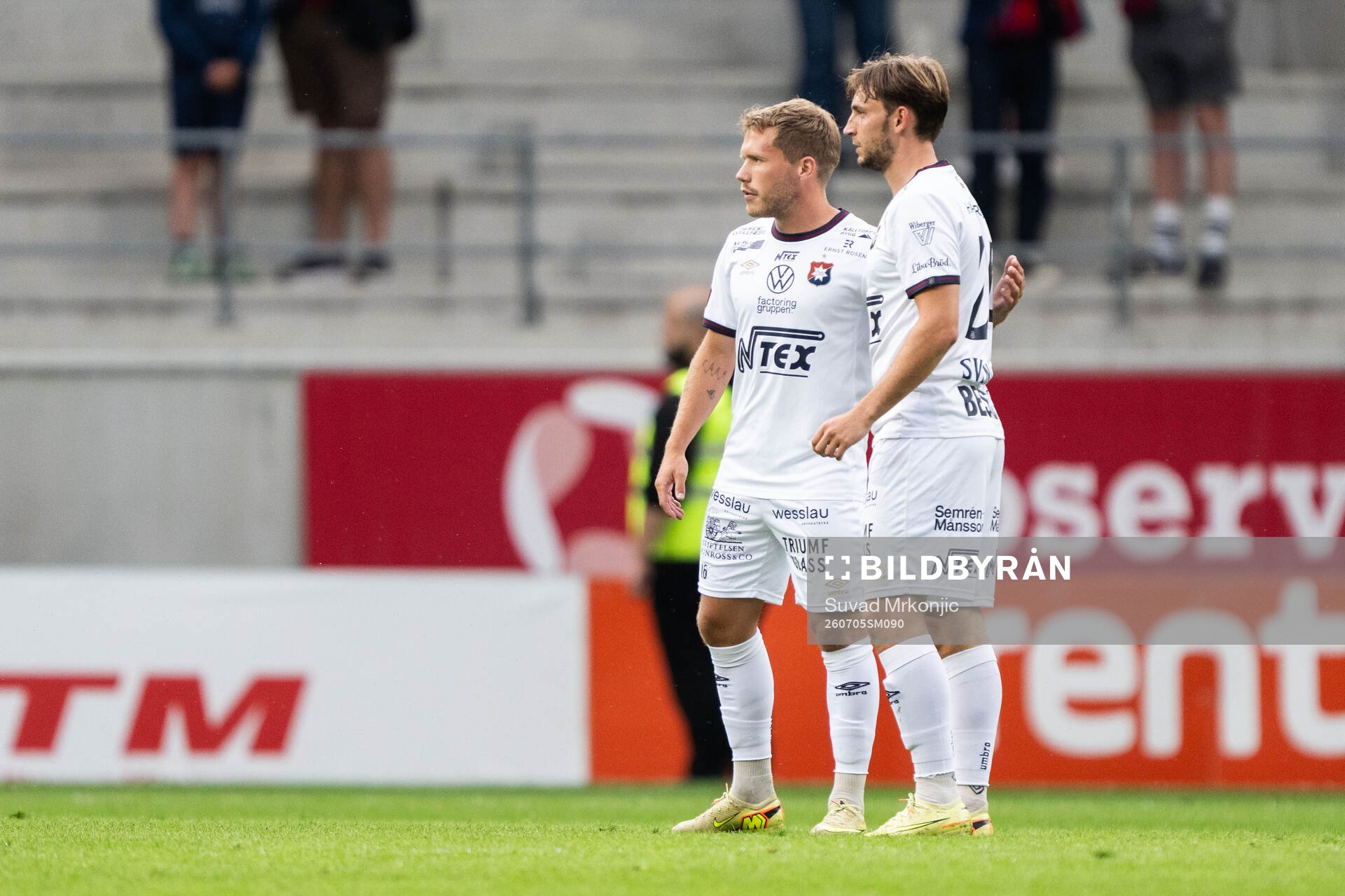 Örgrytes Hampus Dahlqvist och William Svensson deppar
