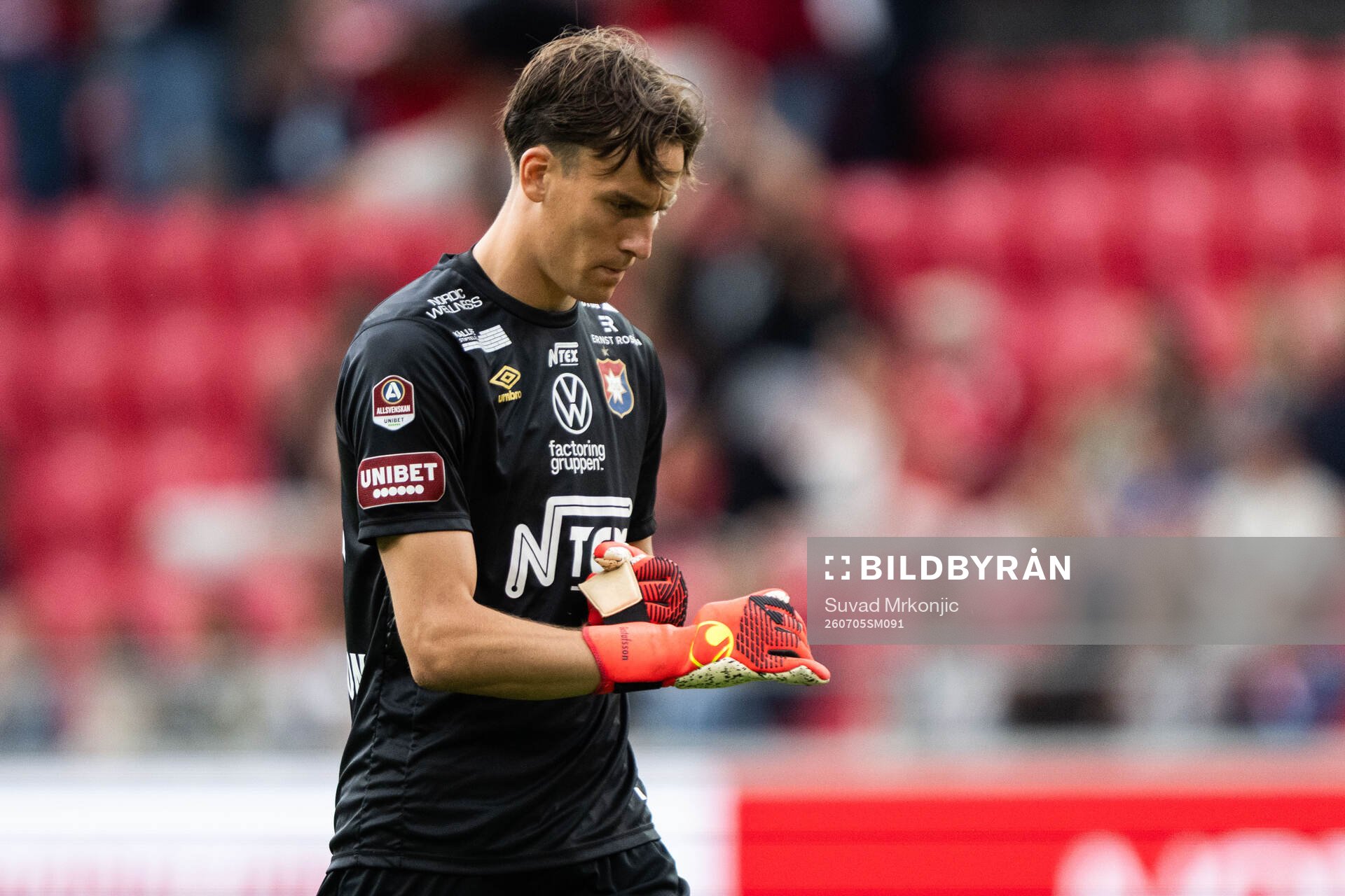 Örgrytes målvakt Hampus Gustafsson deppar