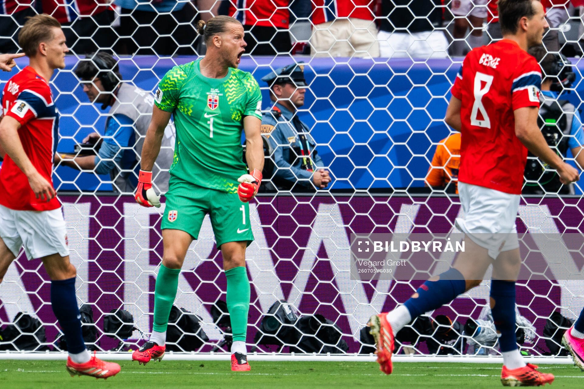 Goalkeeper Ørjan Nyland of Norway celebrate