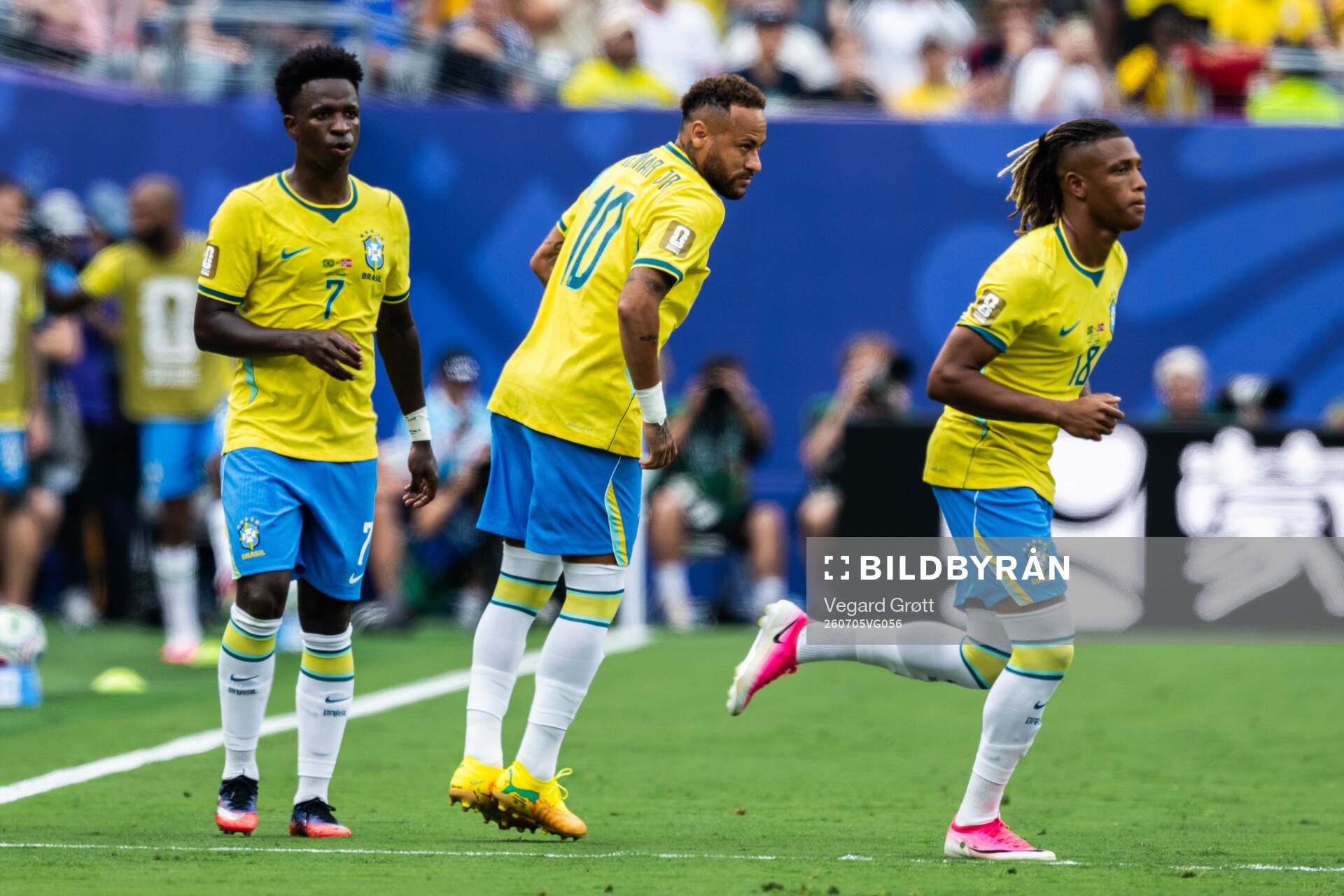Vinicius Junior and Neymar Jr of Brazil