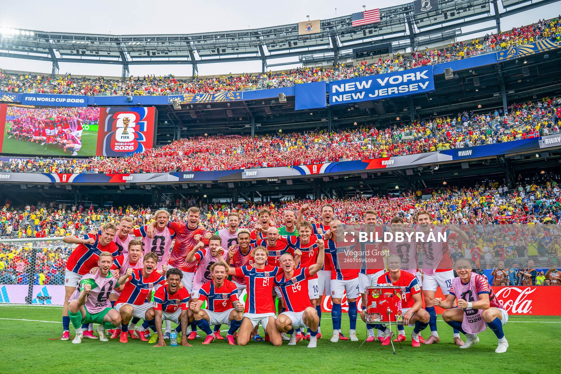 Players of Norway celebrate