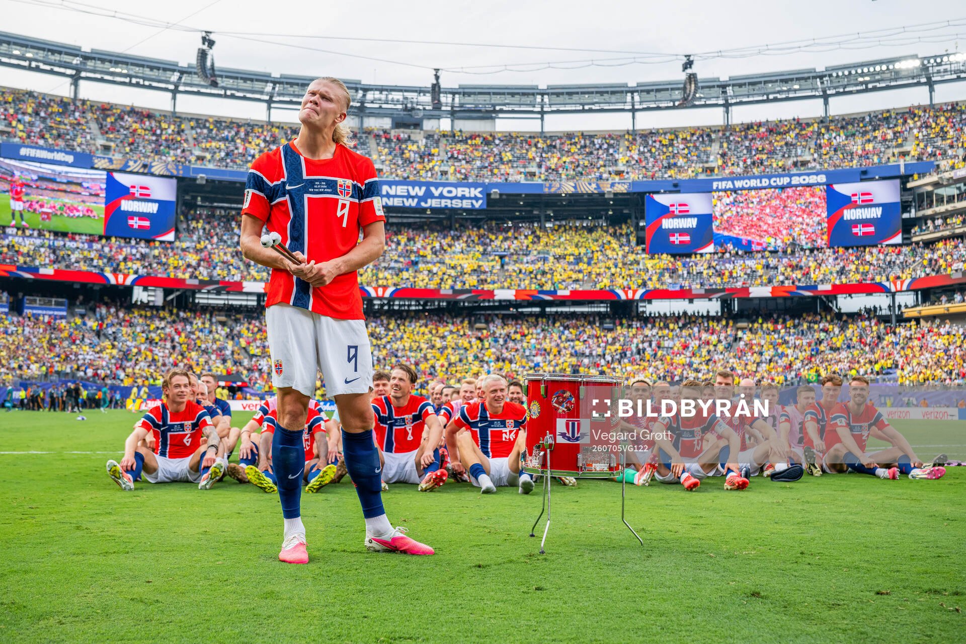 Erling Braut Haaland and players of Norway celebrate with a