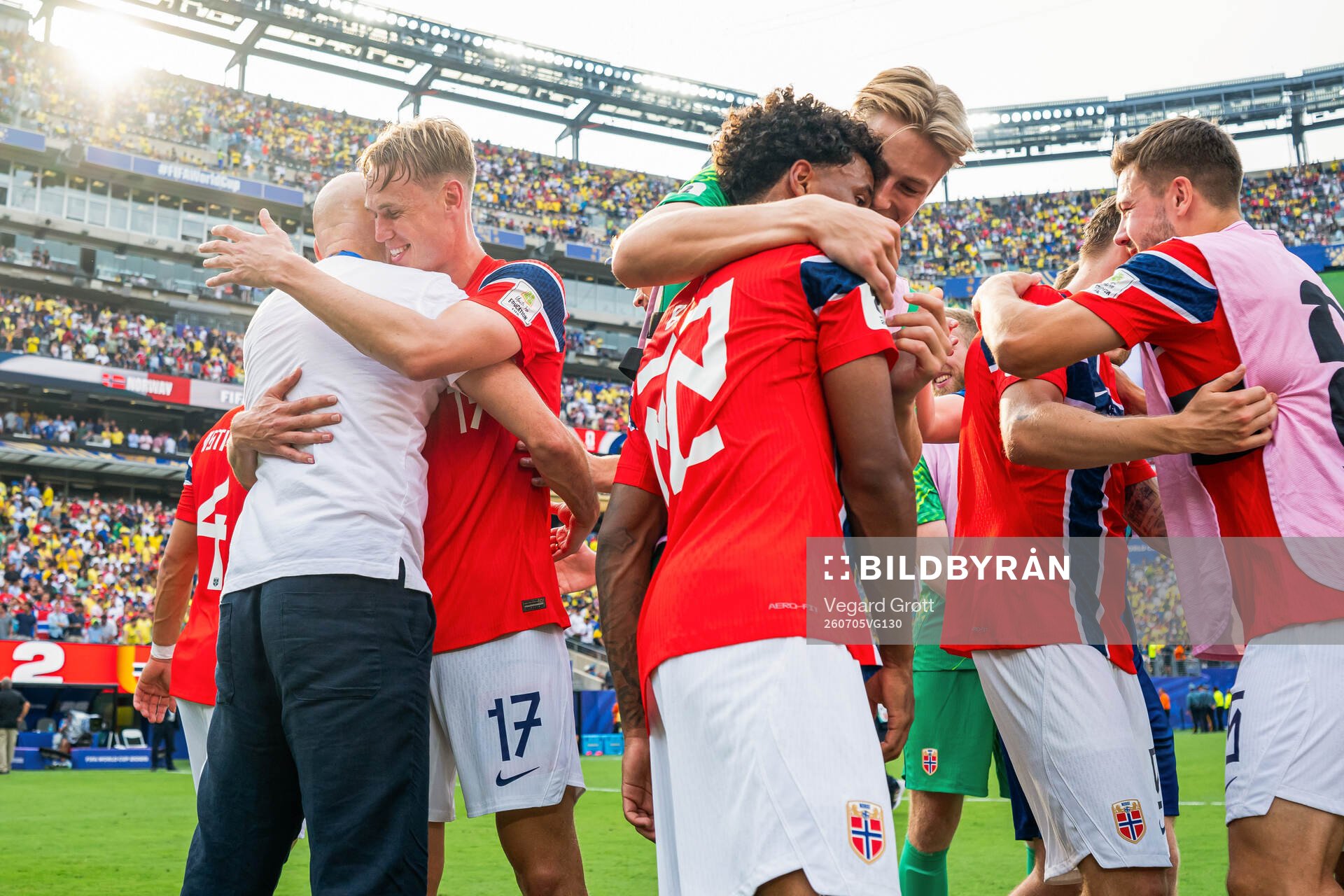 Head coach Ståle Solbakken and Torbjørn Lysaker Heggem of