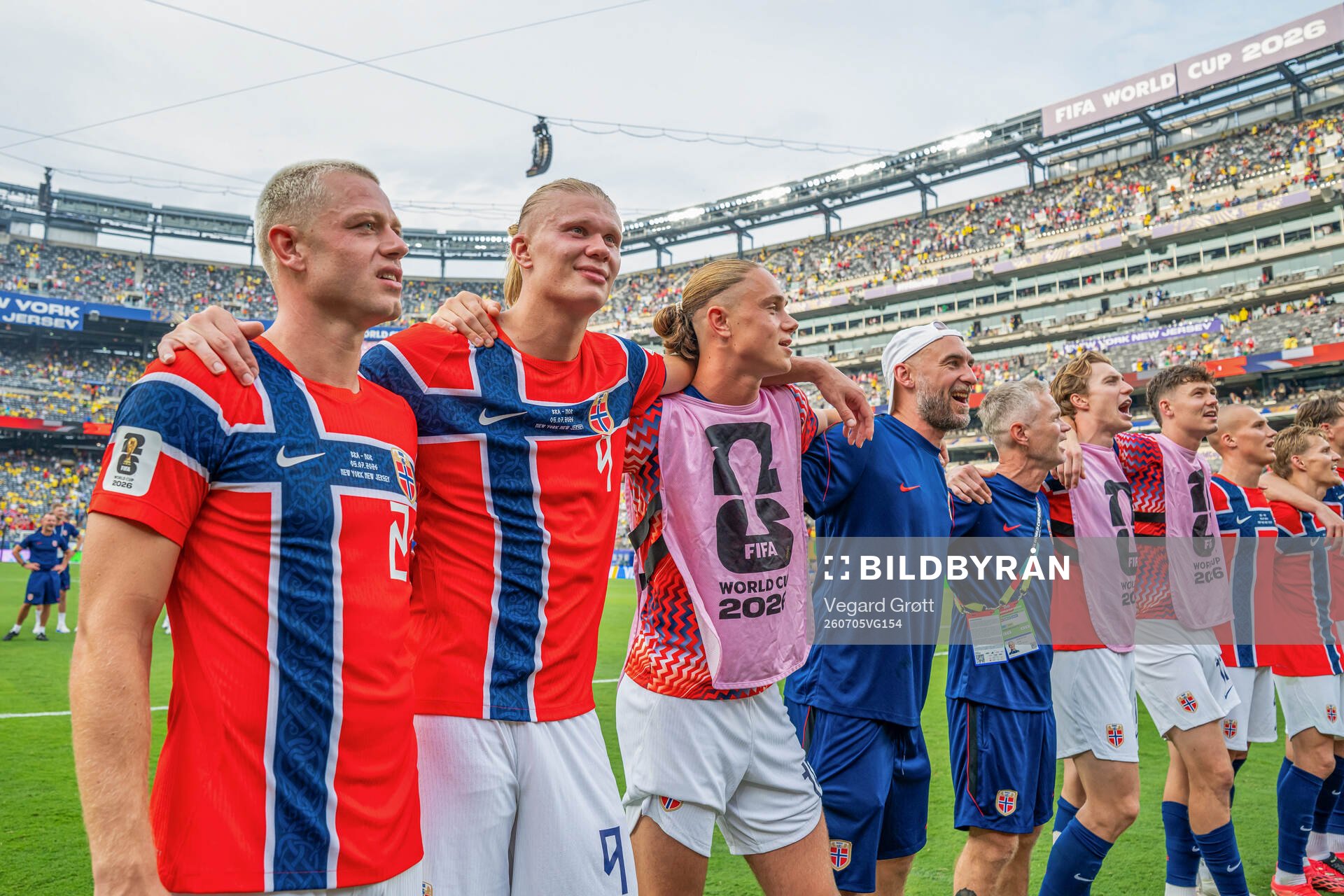 Julian Ryerson, Erling Braut Haaland, Thelo Aasgaard, kit