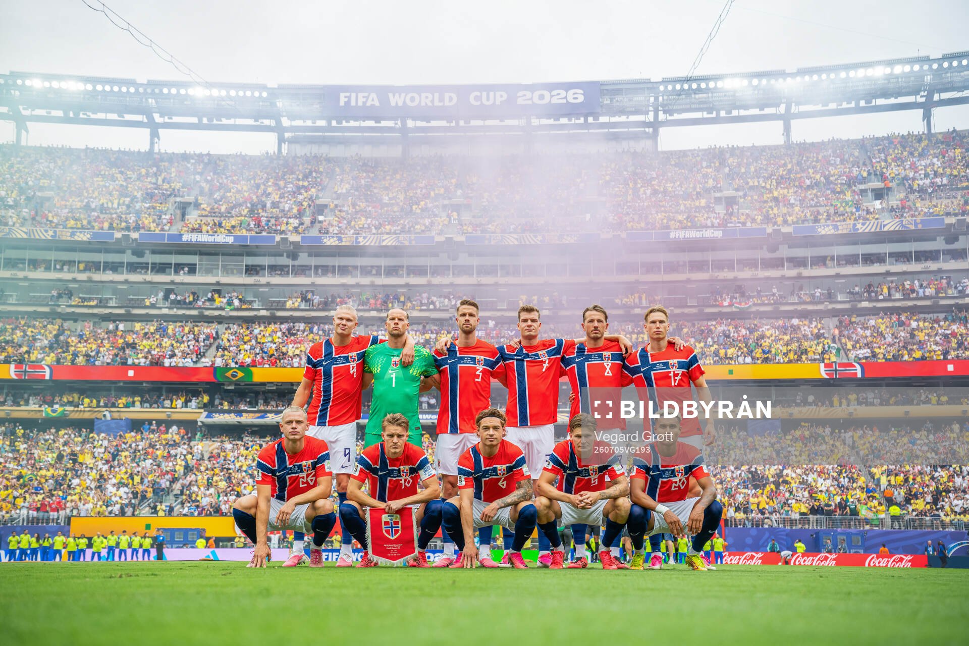 The starting eleven of Norway pose for a team photo