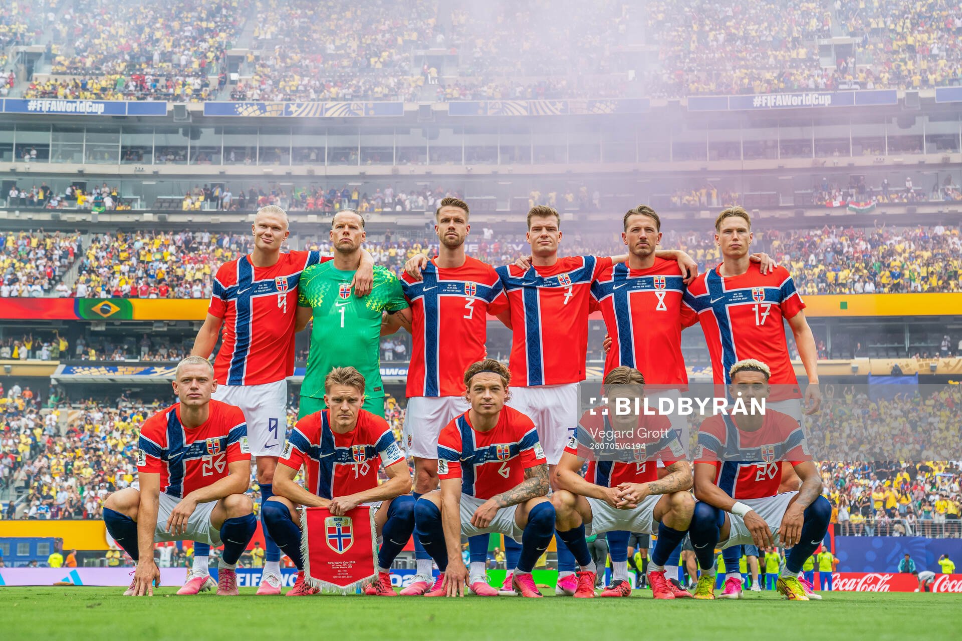 The starting eleven of Norway pose for a team photo