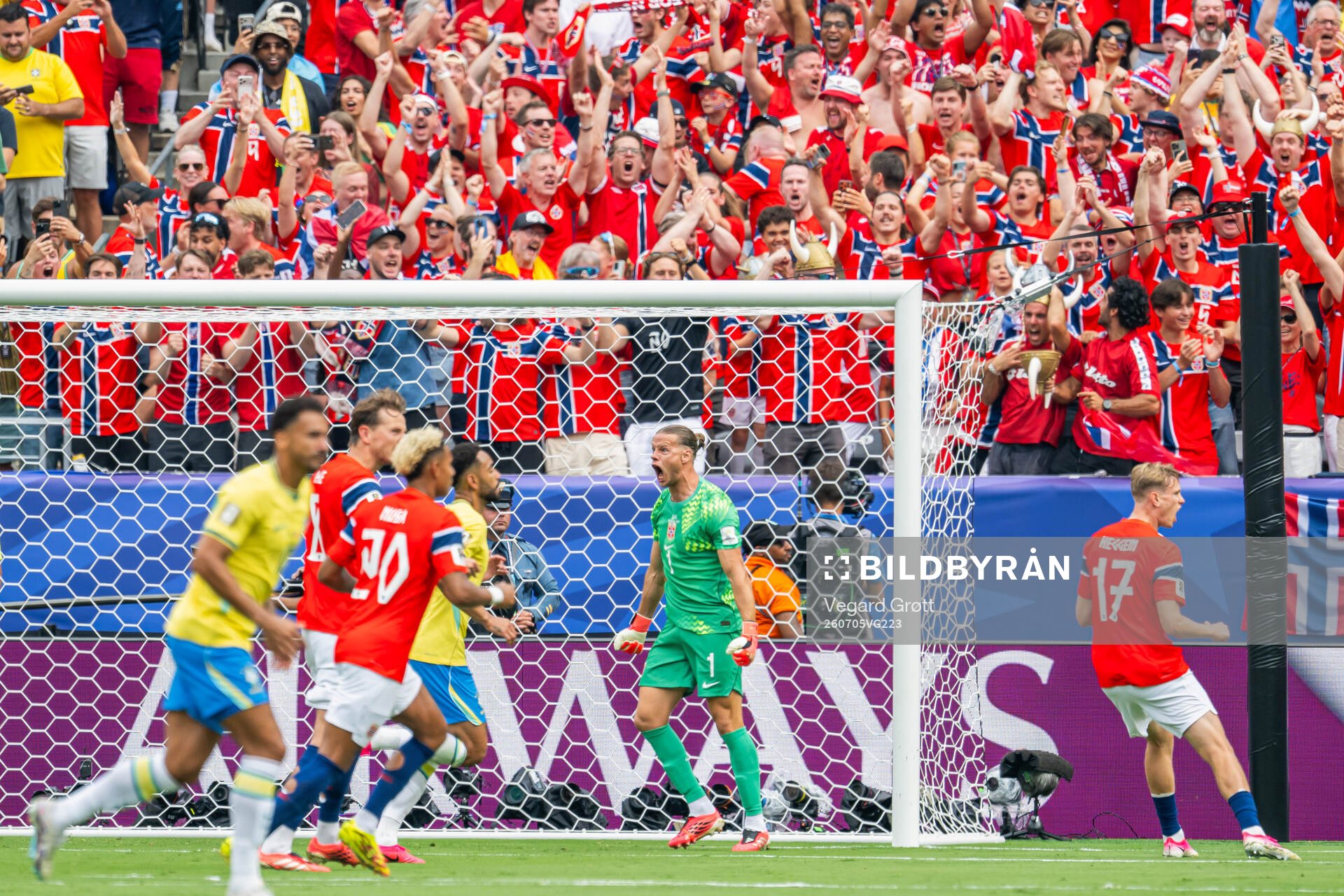 Goalkeeper Ørjan Håskjold Nyland of Norway celebrates