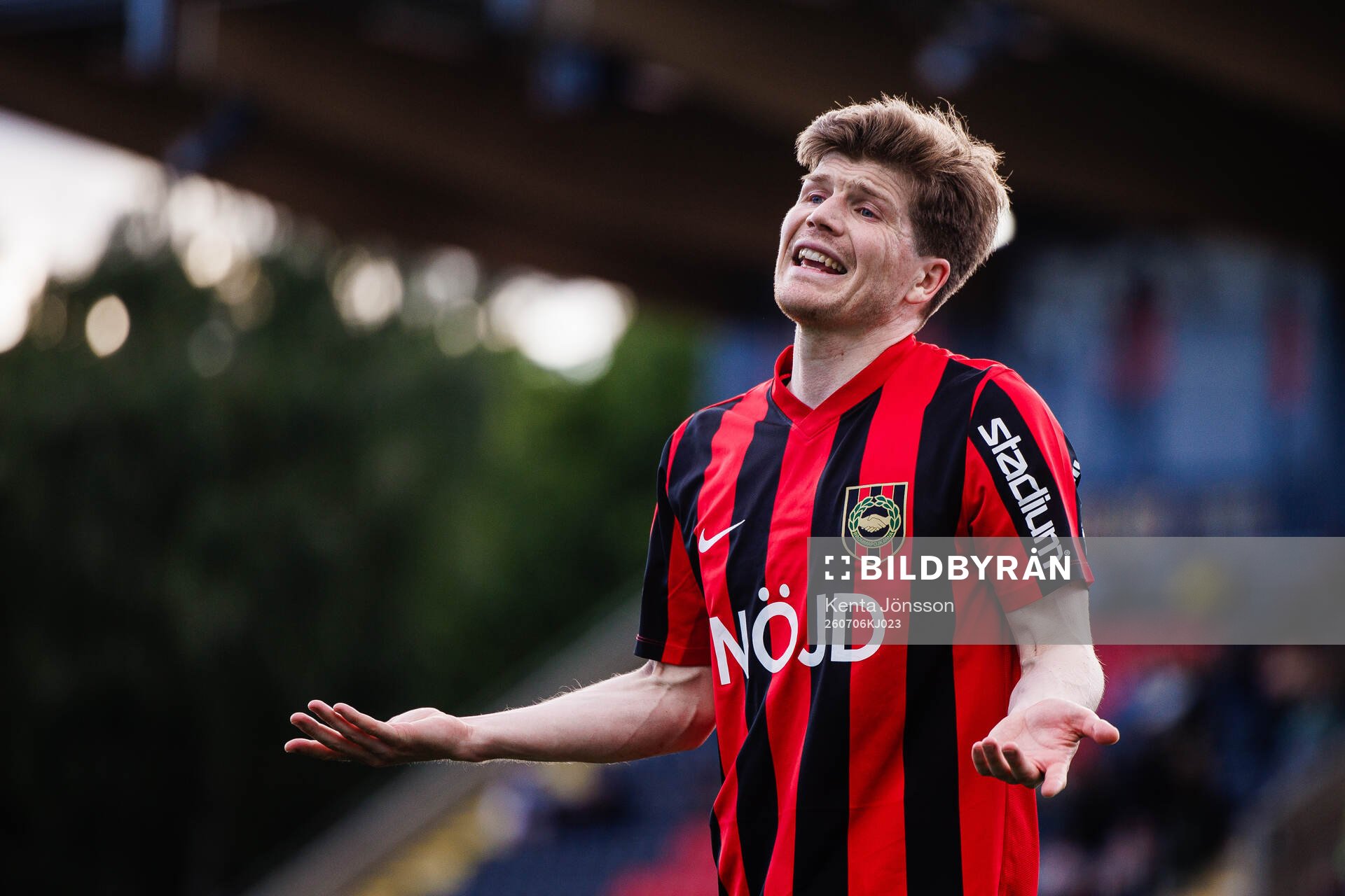 Brommapojkarnas Oliver Berg reagerar