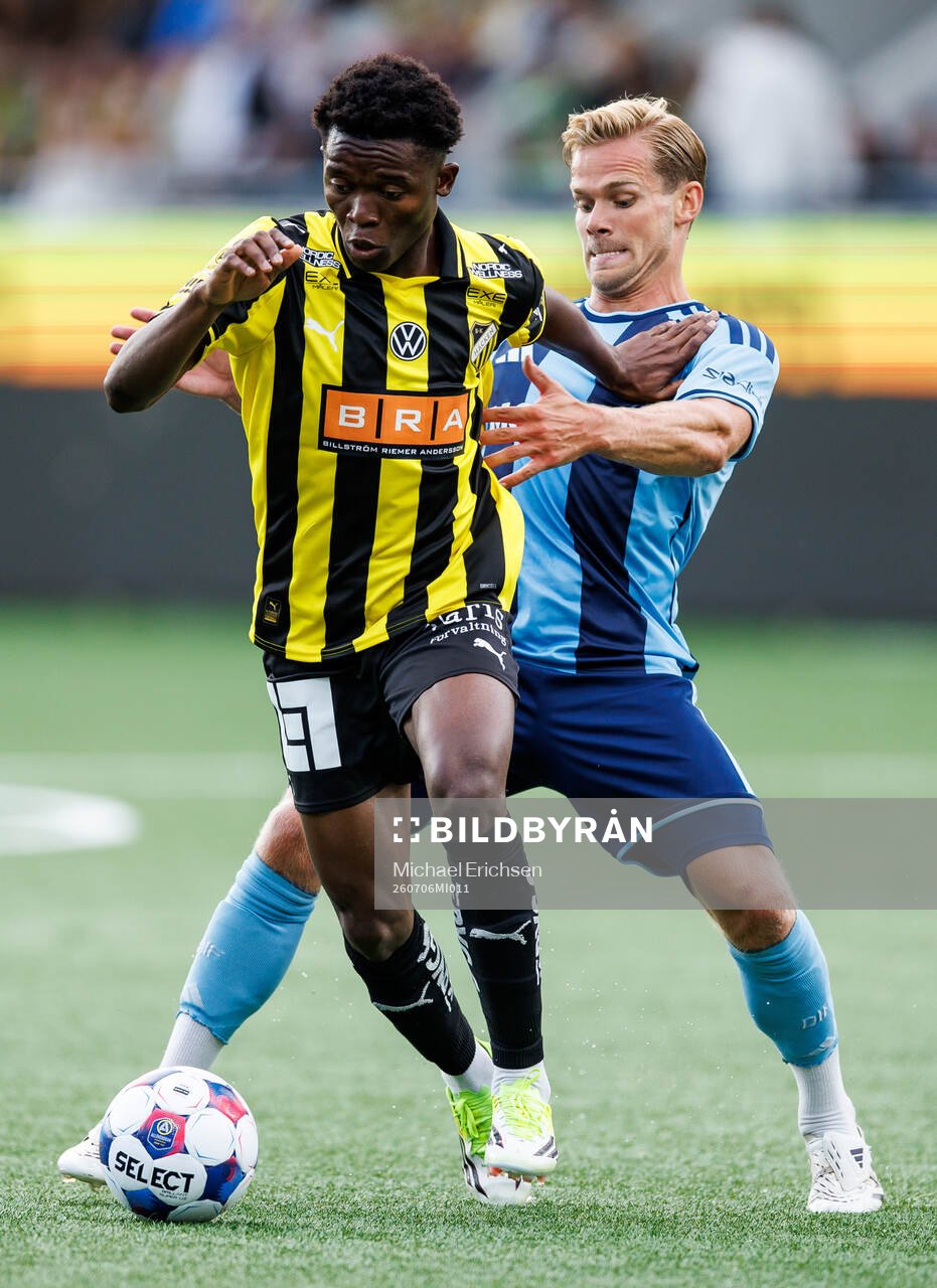 Häckens Abdoulaye Doumbia och Djurgårdens Hampus Finndell