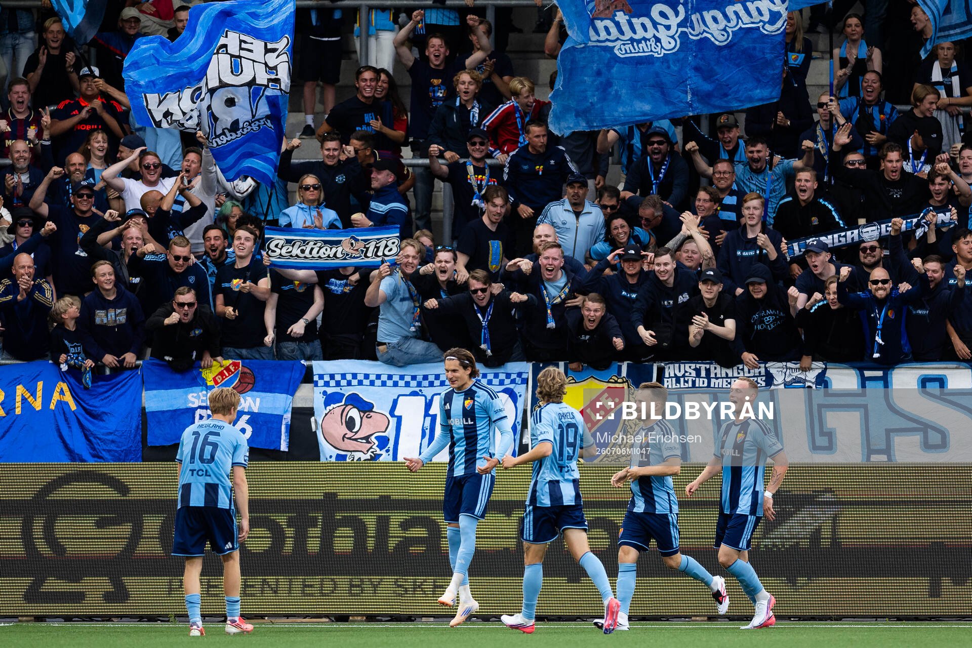 Djurgårdens Nino Zugelj jublar med lagkamrater