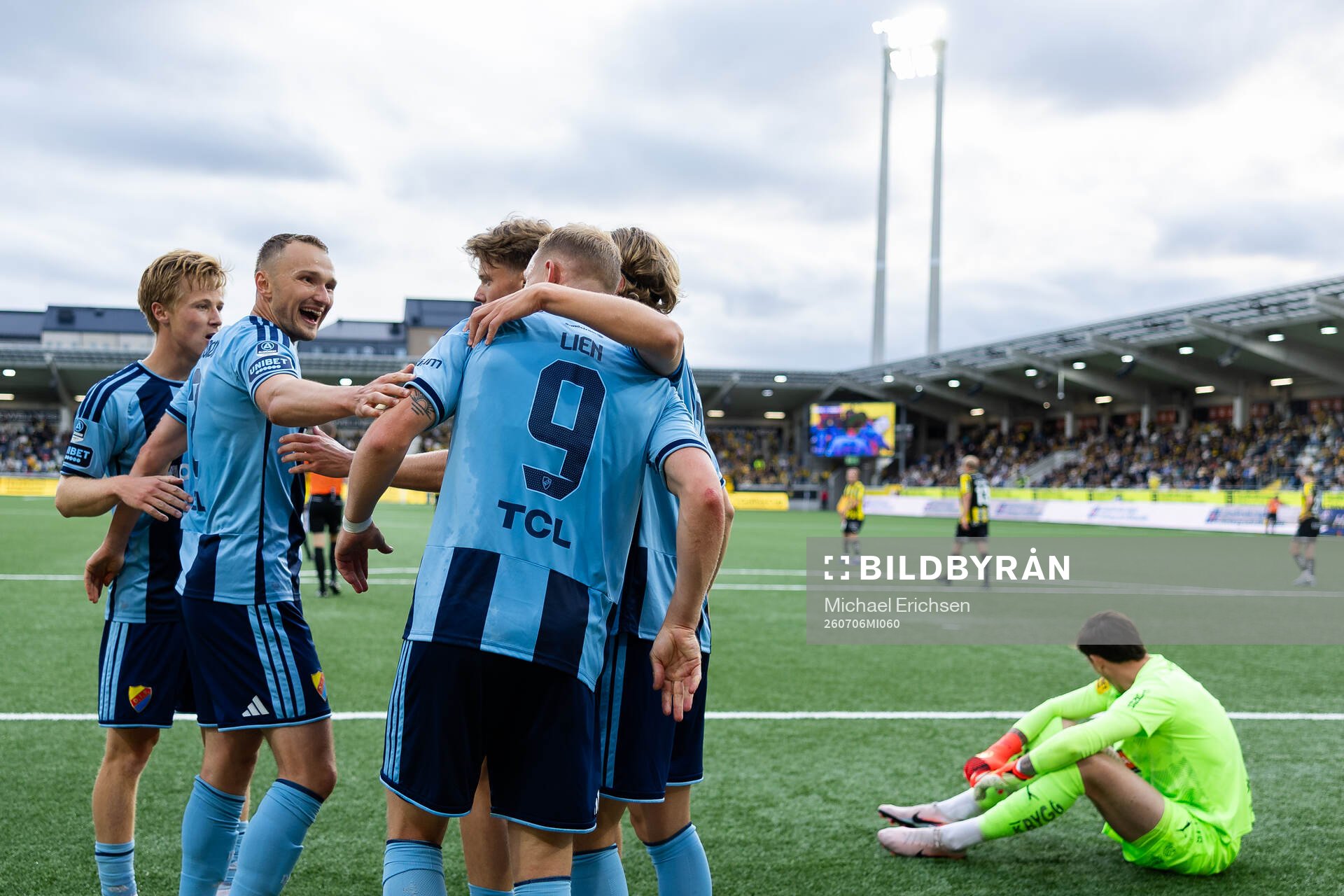 Djurgårdens Kristian Lien jublar ihop med lagkamrater