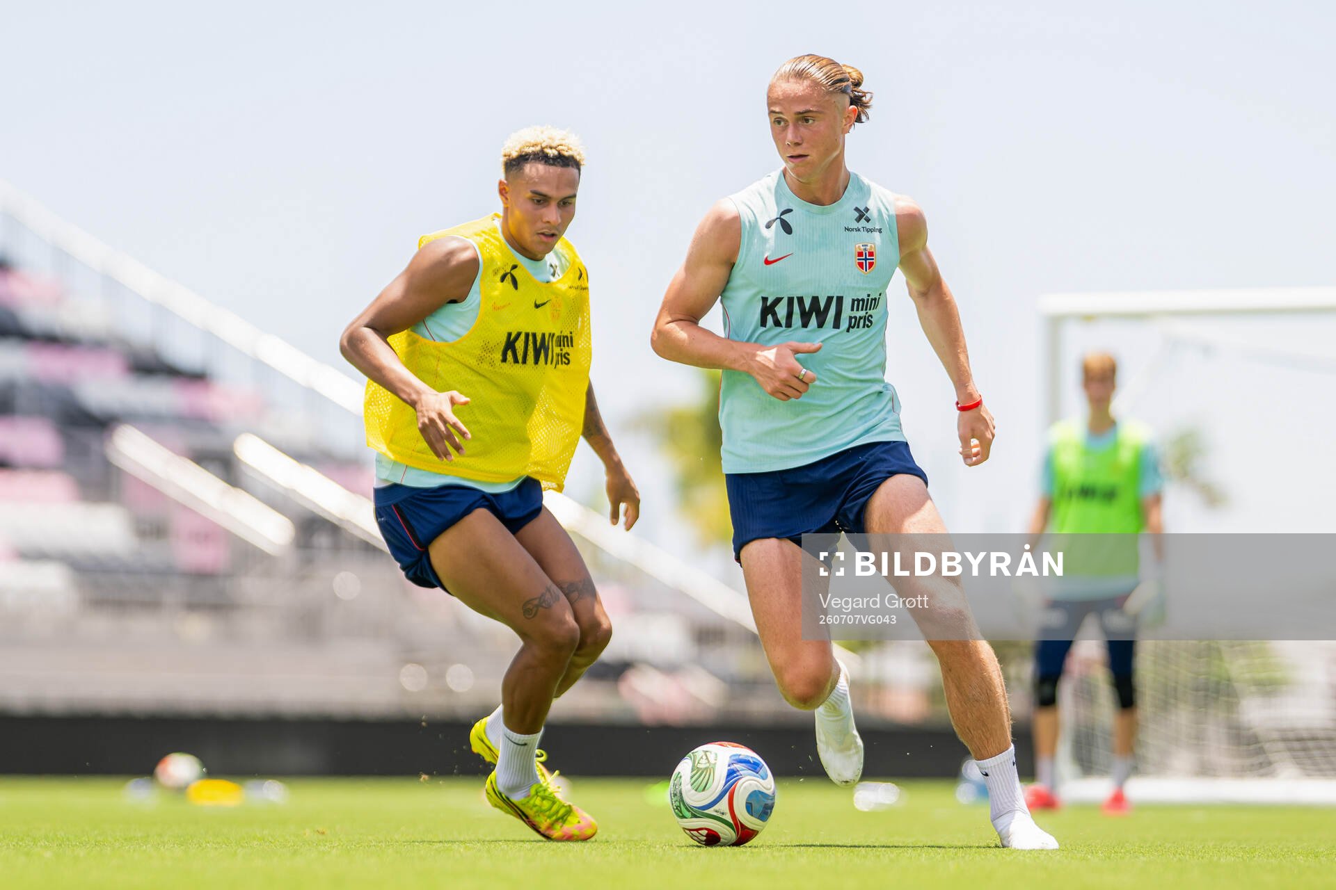 Antonio Nusa and Thelo Aasgaard of the Norwegian national