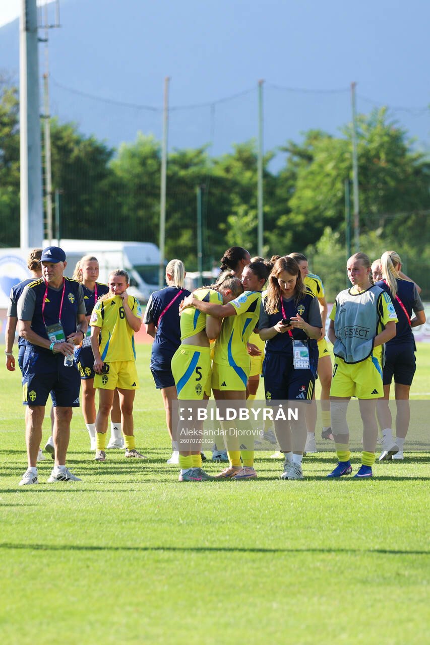 Paula Broddner Klingspor and Thea Staffansson of Sweden
