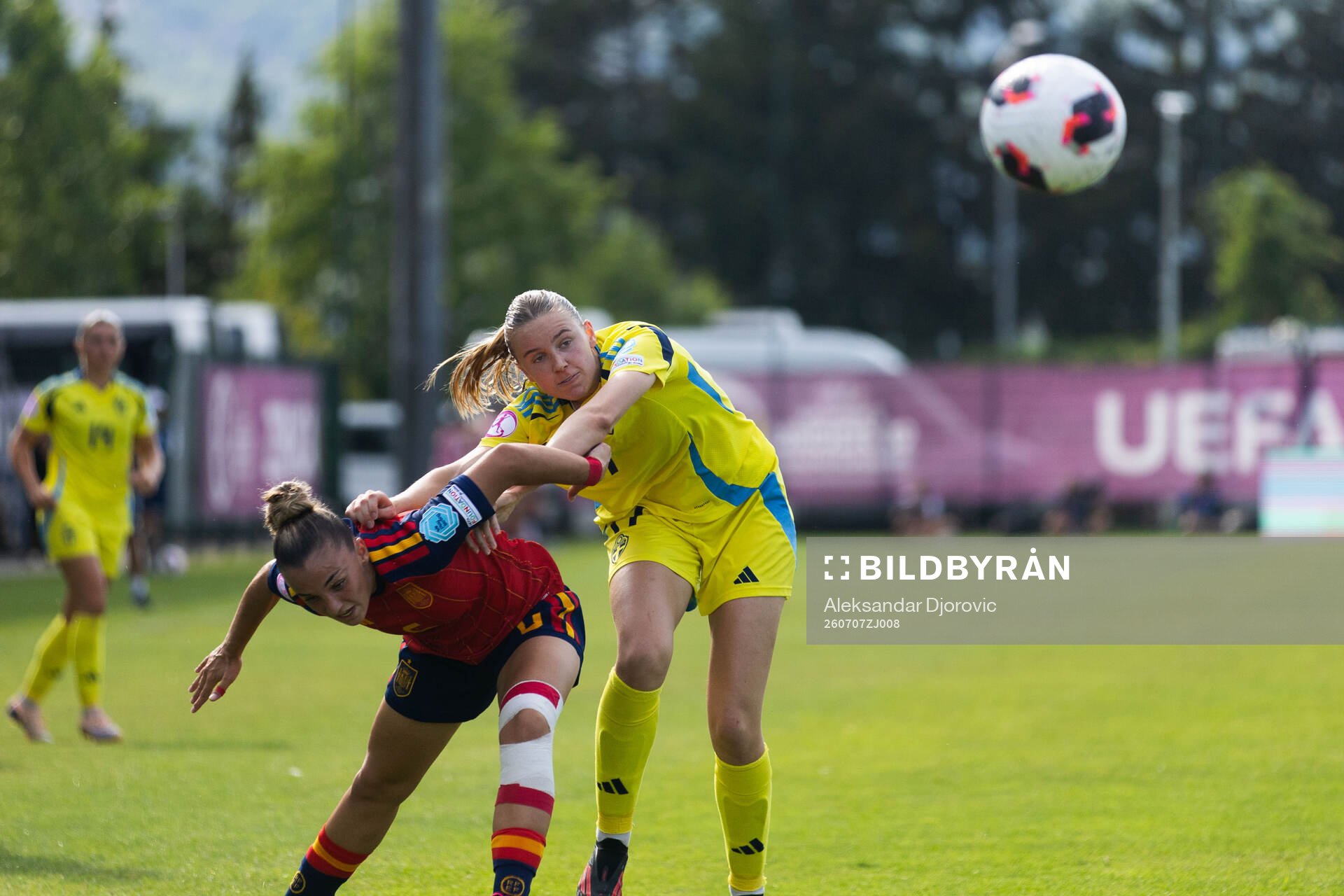 Irune Dorado of Spain and Fabienne Bartholdson of Sweden