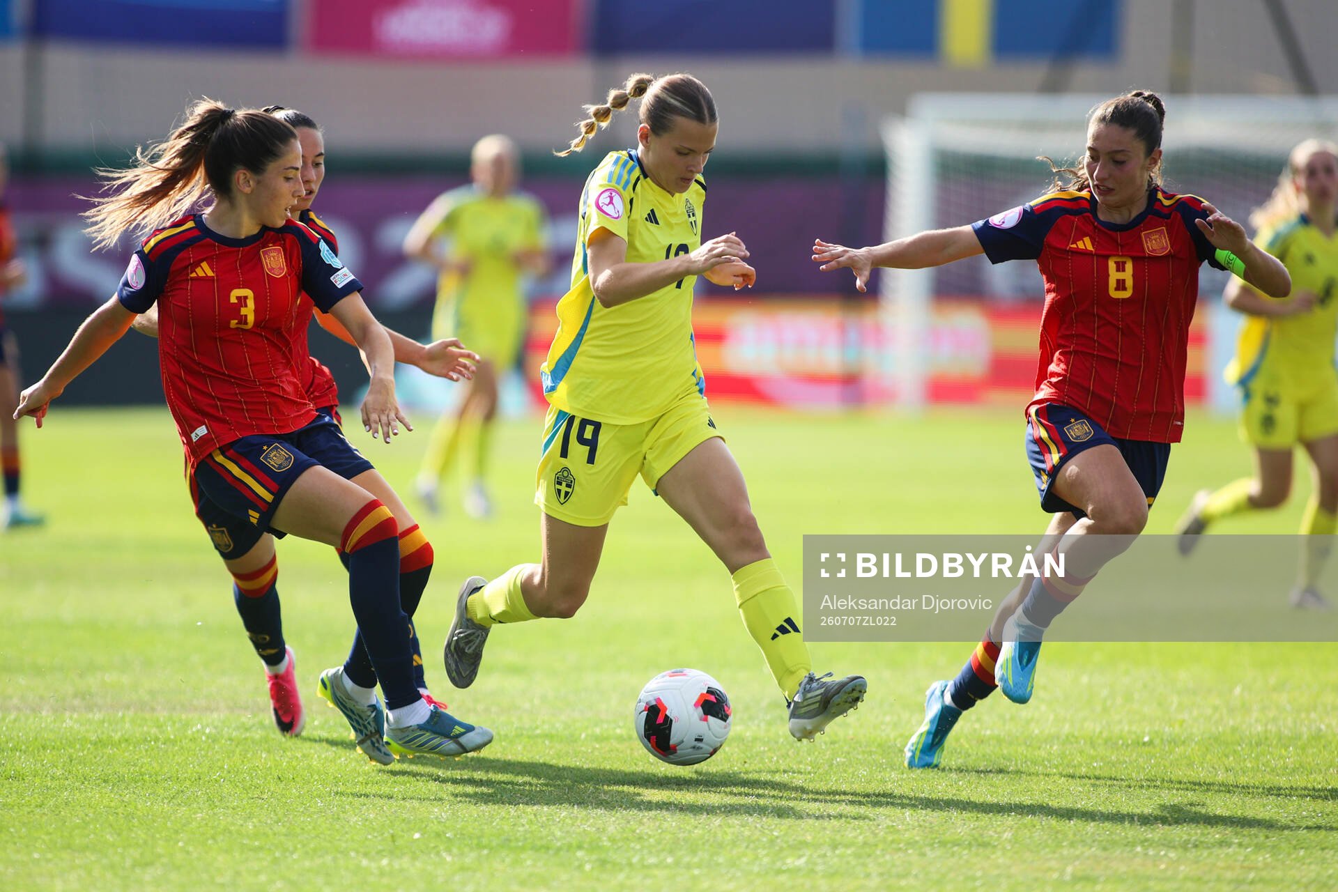 Agnes Ekberg of Sweden against Julia Torres and Elene