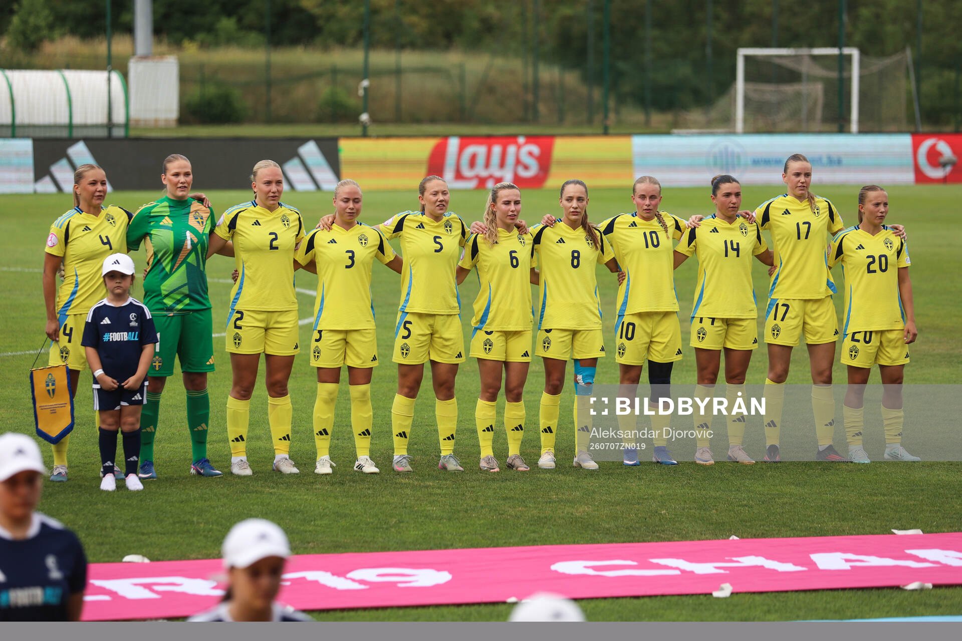 Alice Broman, goalkeeper Hanna Karlsson, Thindra Mattsson,
