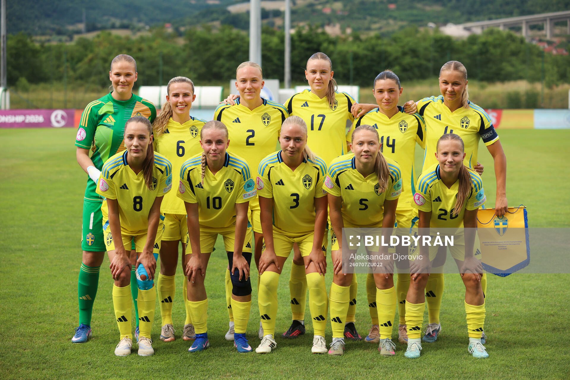 The staring eleven of Sweden pose for a team photo. From