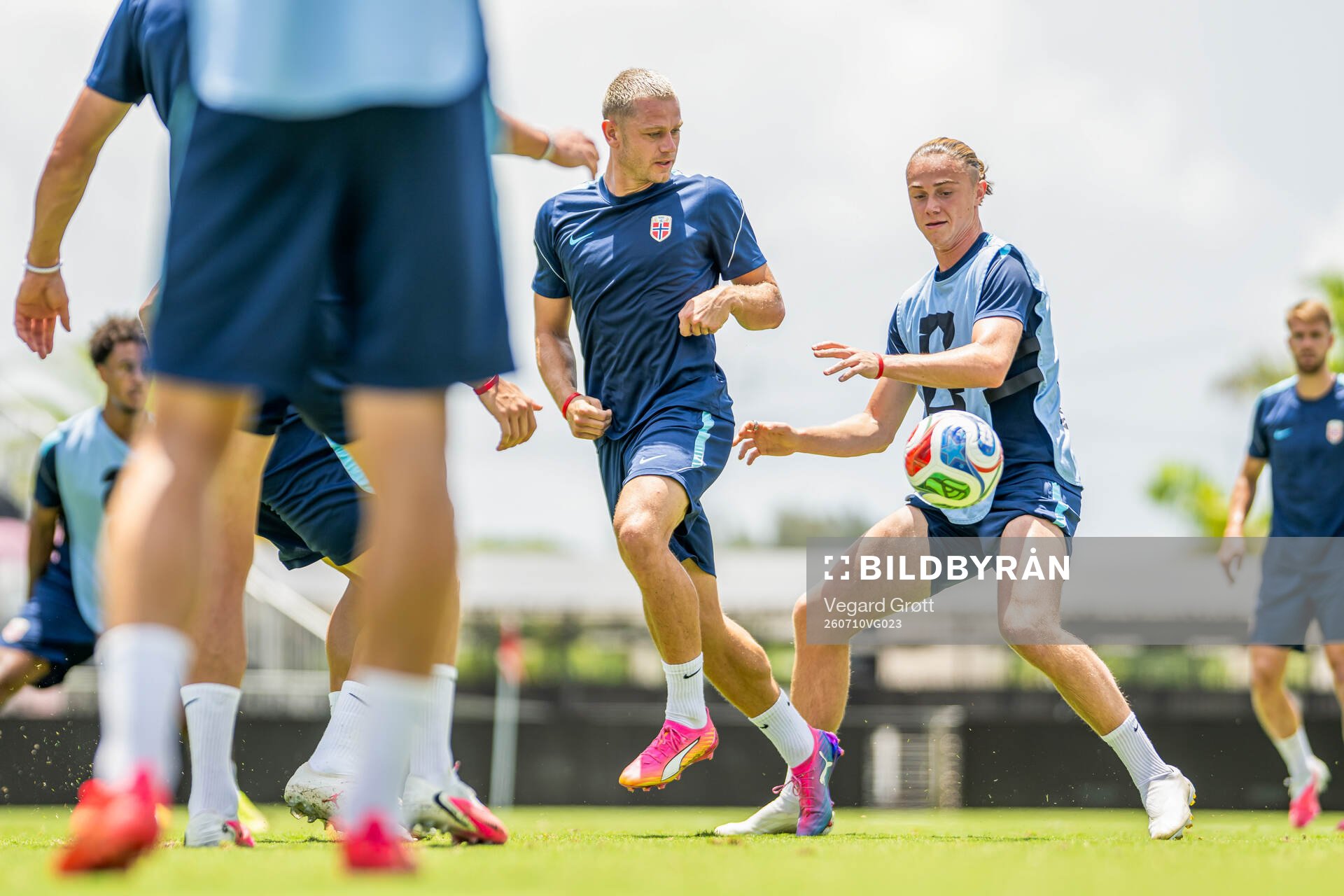 Julian Ryerson and Thelo Aasgaard of the Norwegian national