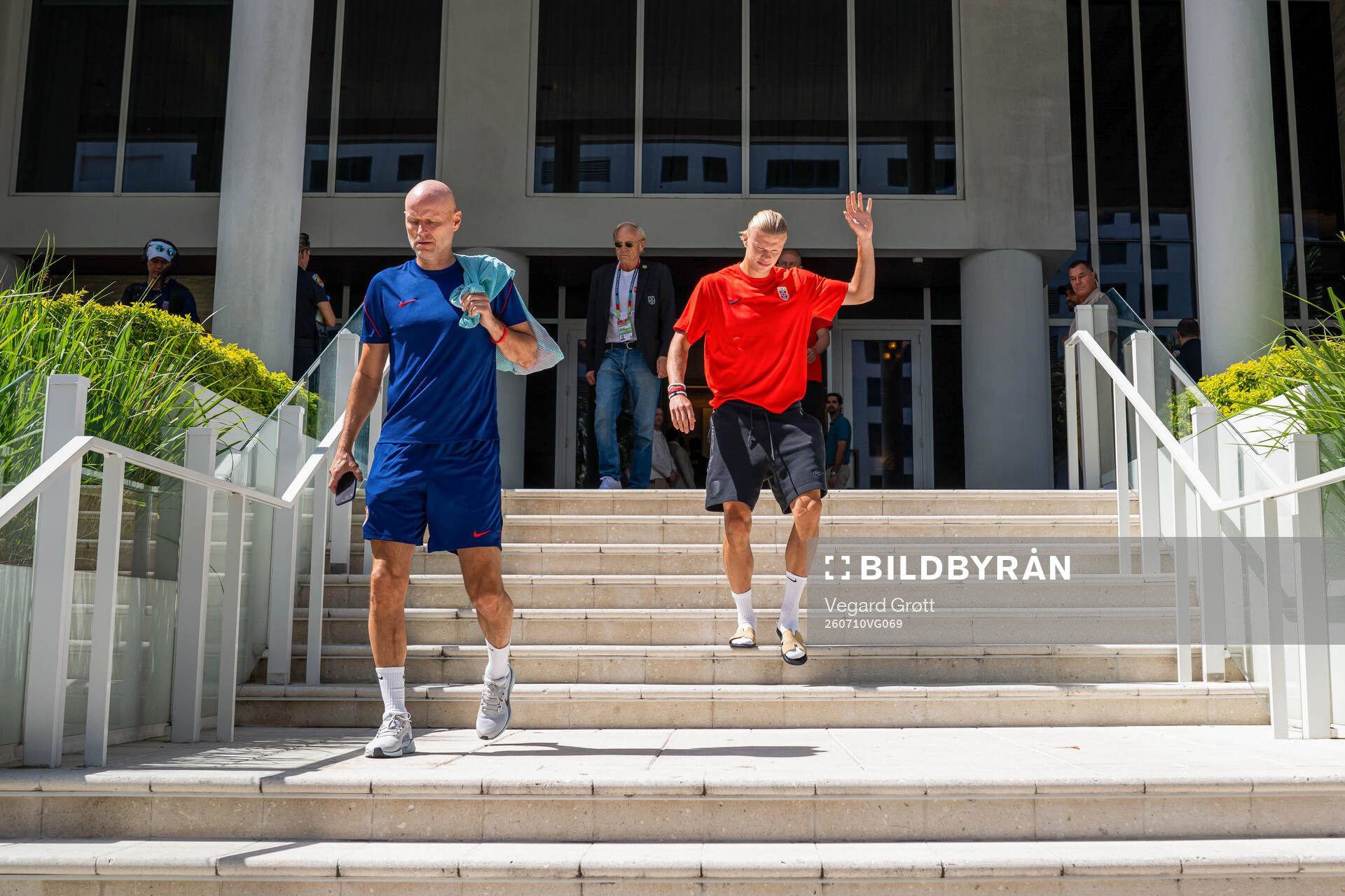 Head coach Ståle Solbakken and Erling Braut Haaland of the