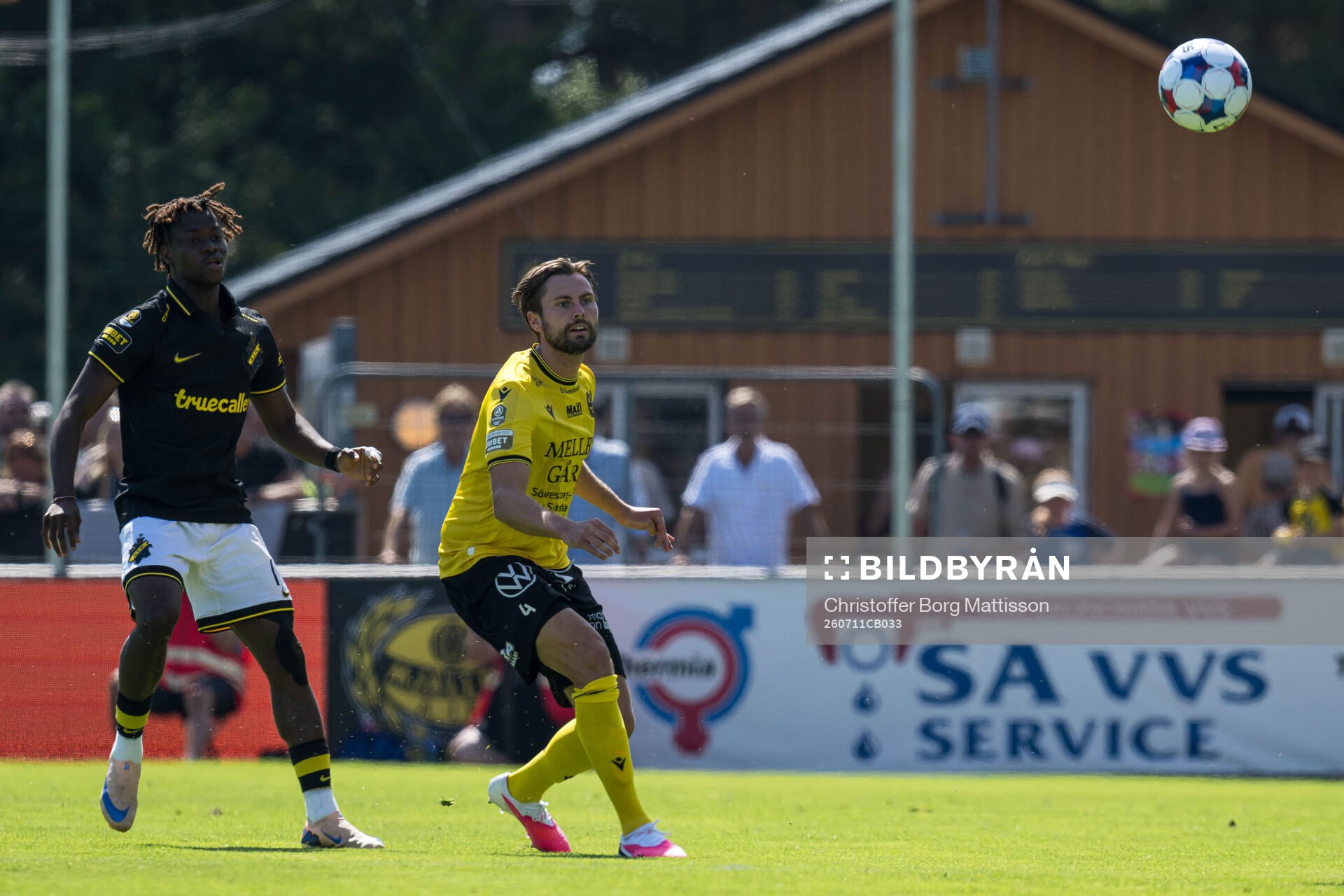 AIKs Axel Kouame och Mjällbys Axel Norén
