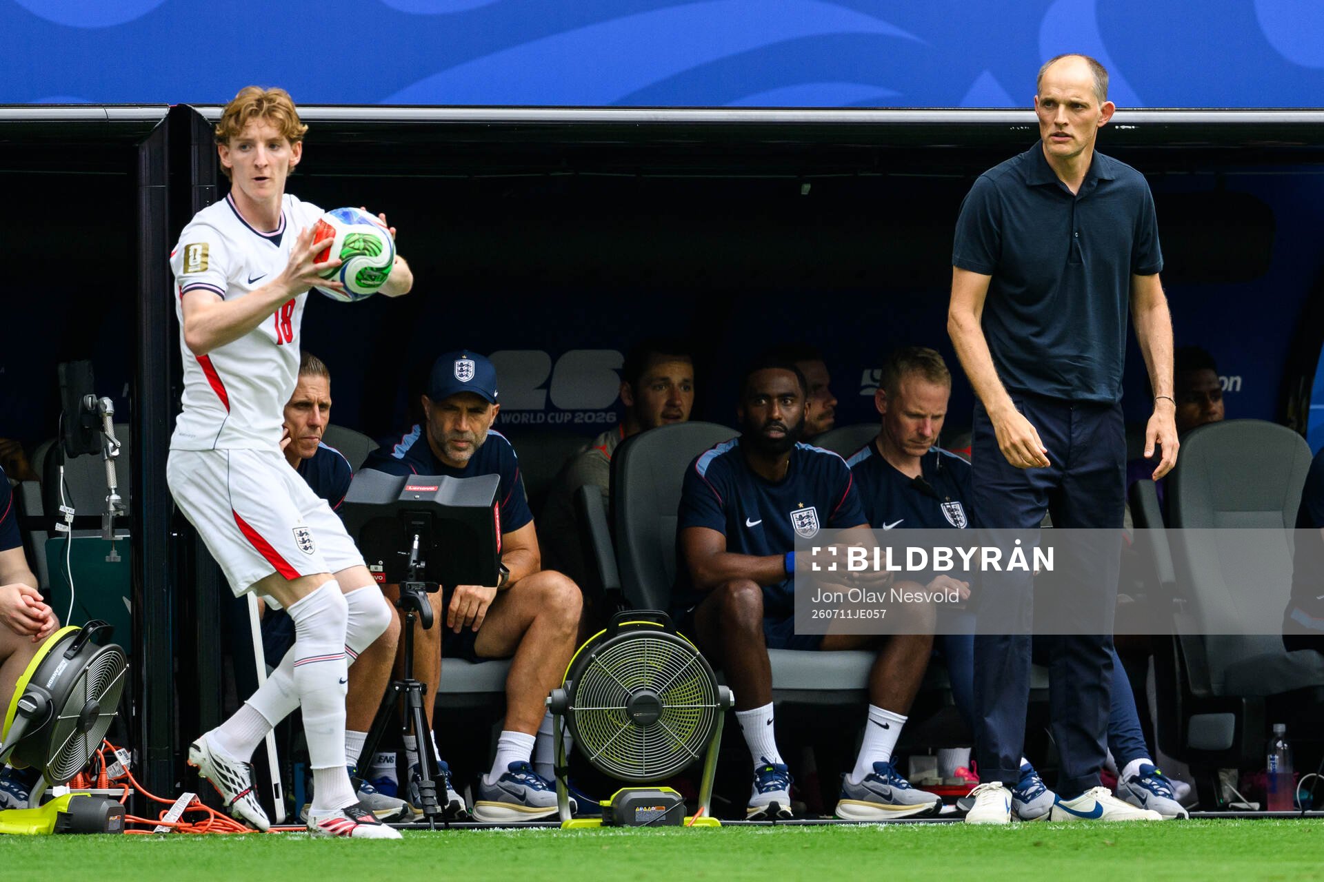 Anthony Gordon and Head coach Thomas Tuchel of England