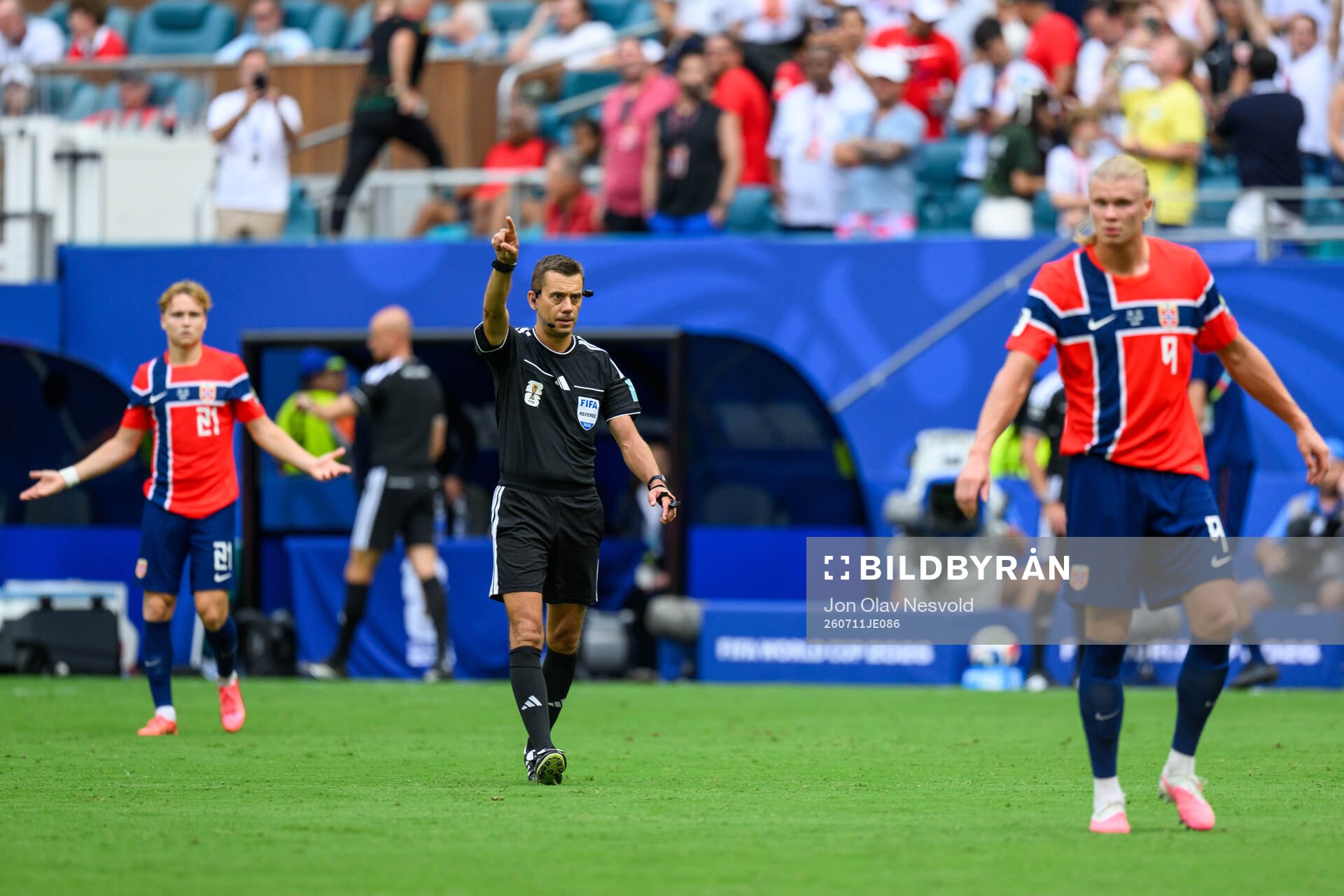 Referee Clément Turpin disallowes the 2-1 goal