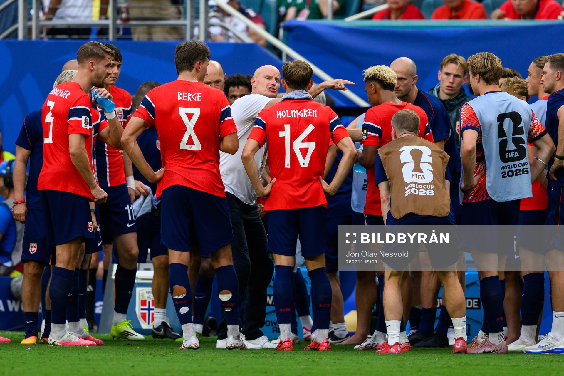 Head coach Ståle Solbakken of Norway