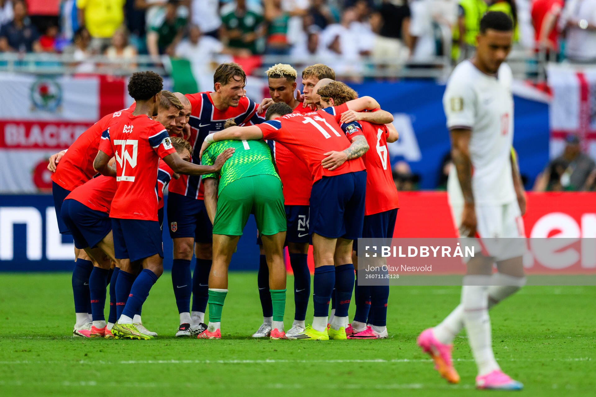 Players of Norway gather