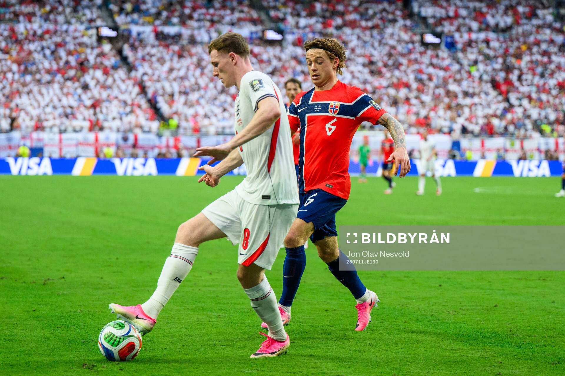 Elliot Anderson of England and Patrick Berg of Norway