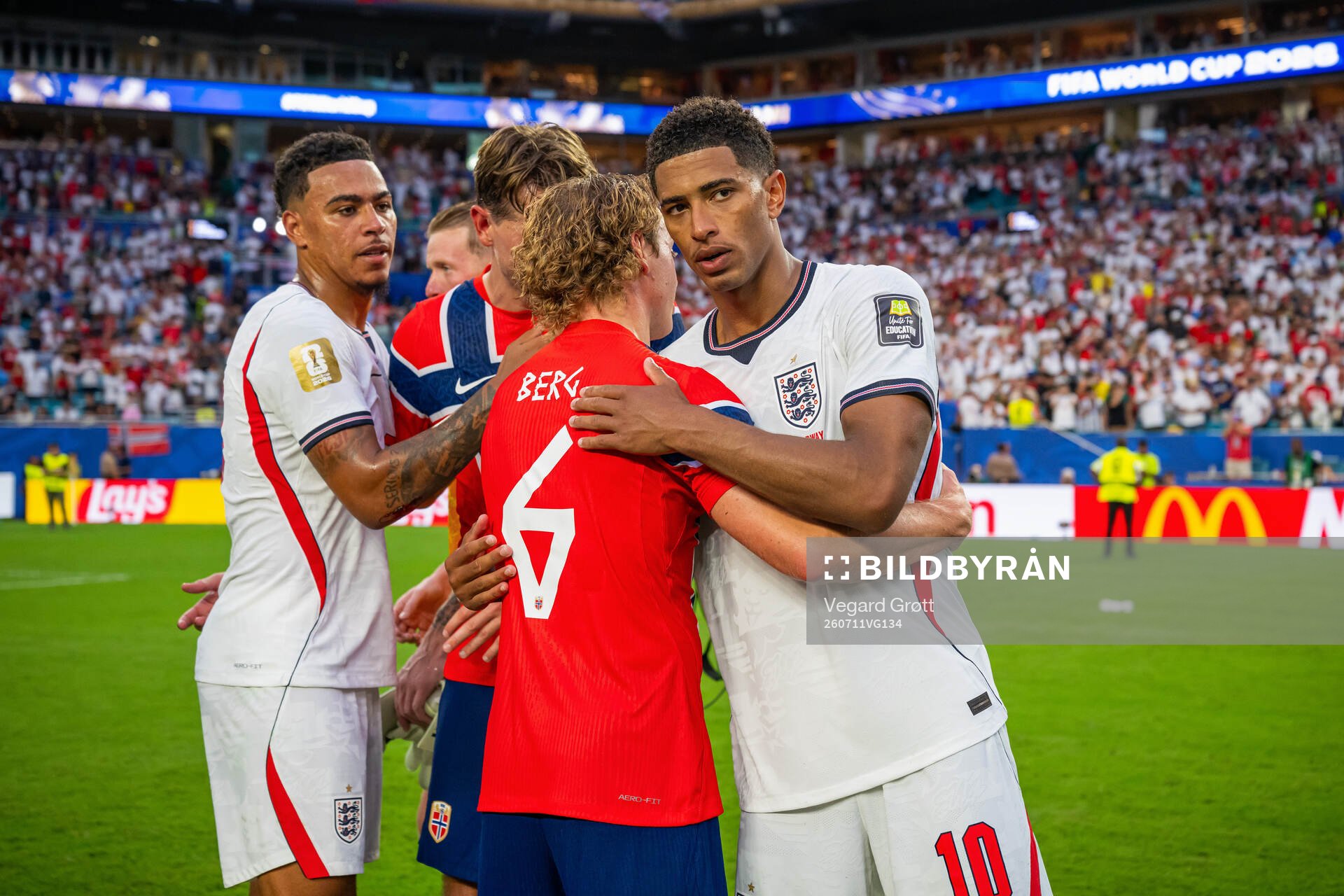 Patrick Berg of Norway and Jude Bellingham of England