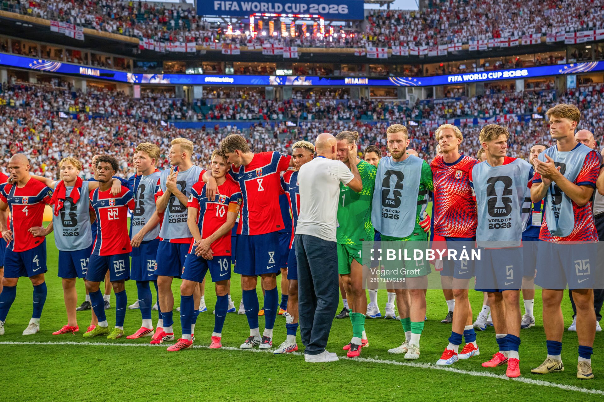 Head coach Ståle Solbakken, goalkeeper Ørjan Nyland and