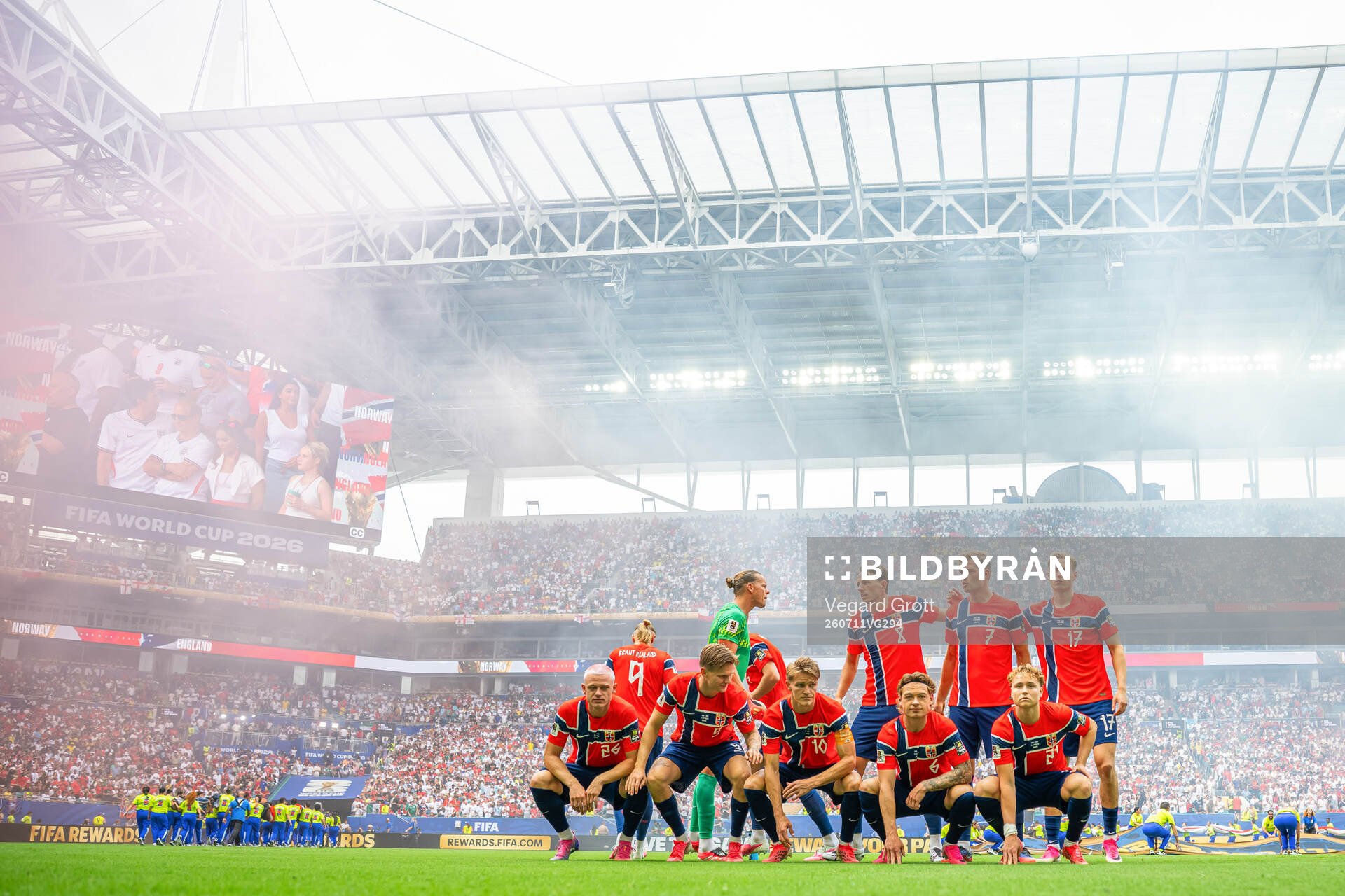 Patrick Berg, Andreas Schjelderup and players of Norway