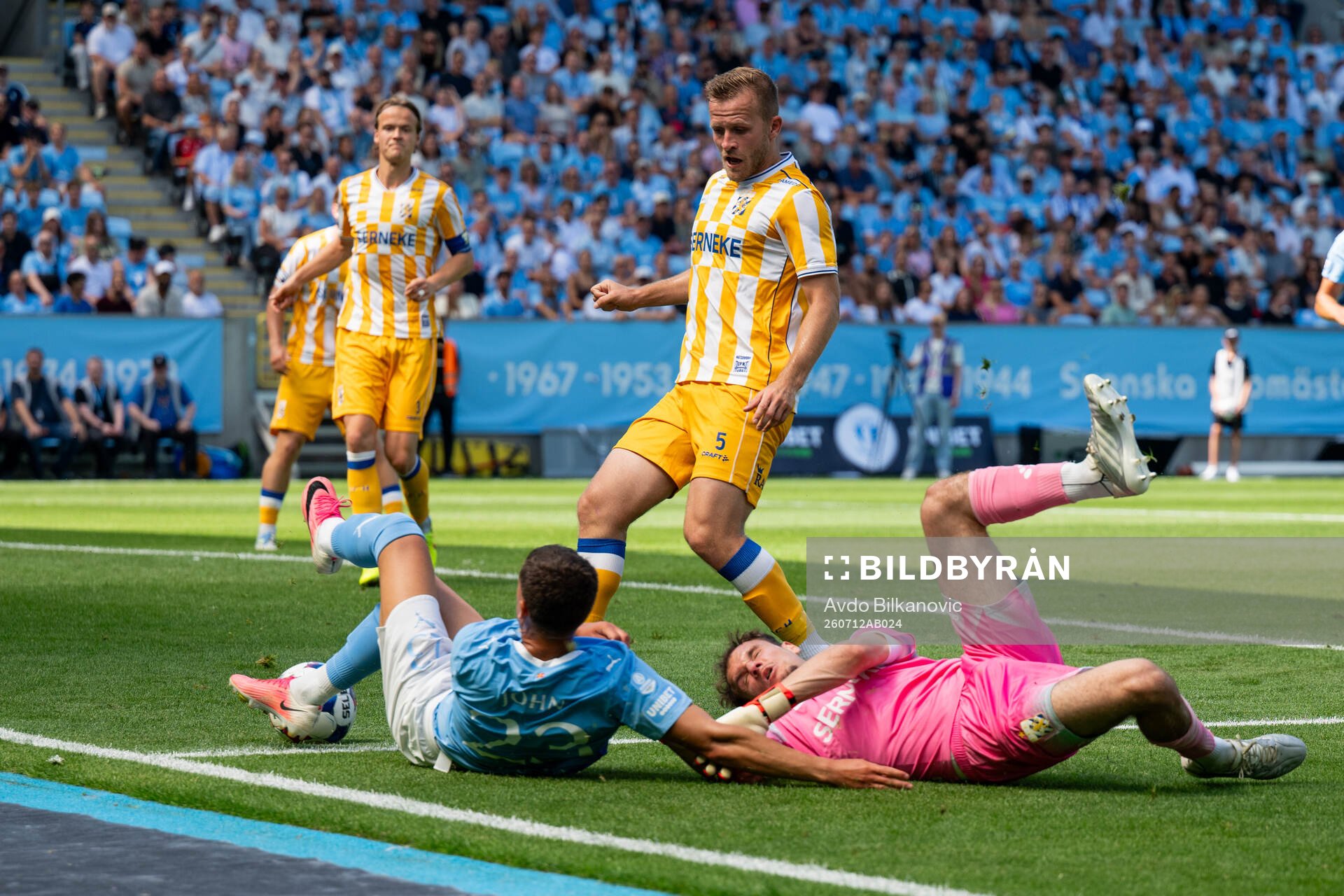 IFK Göteborgs Jonas Bager, Malmö FFs Noah Åstrand John