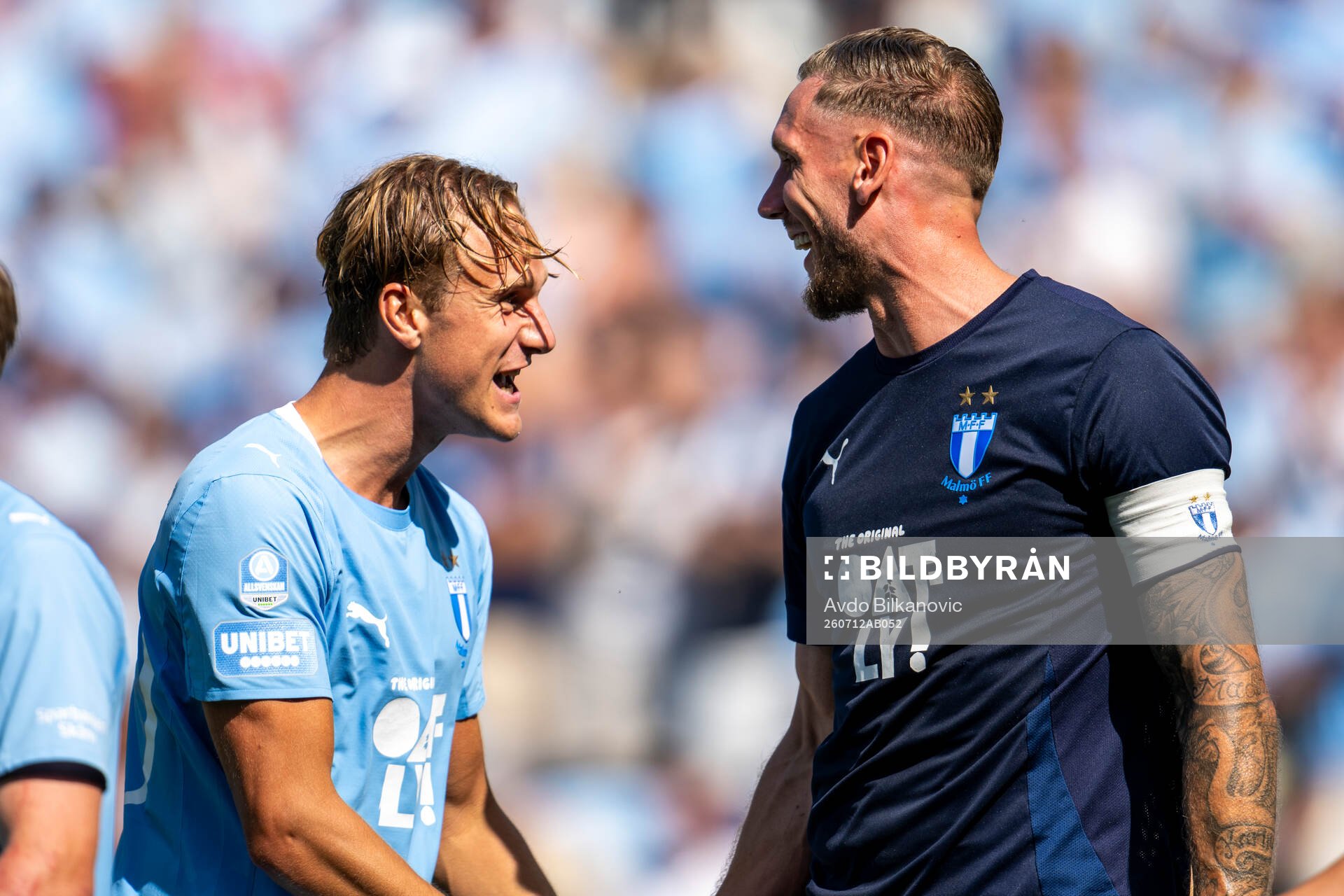 Malmö FFs målvakt Robin Olsen och Erik Botheim jublar