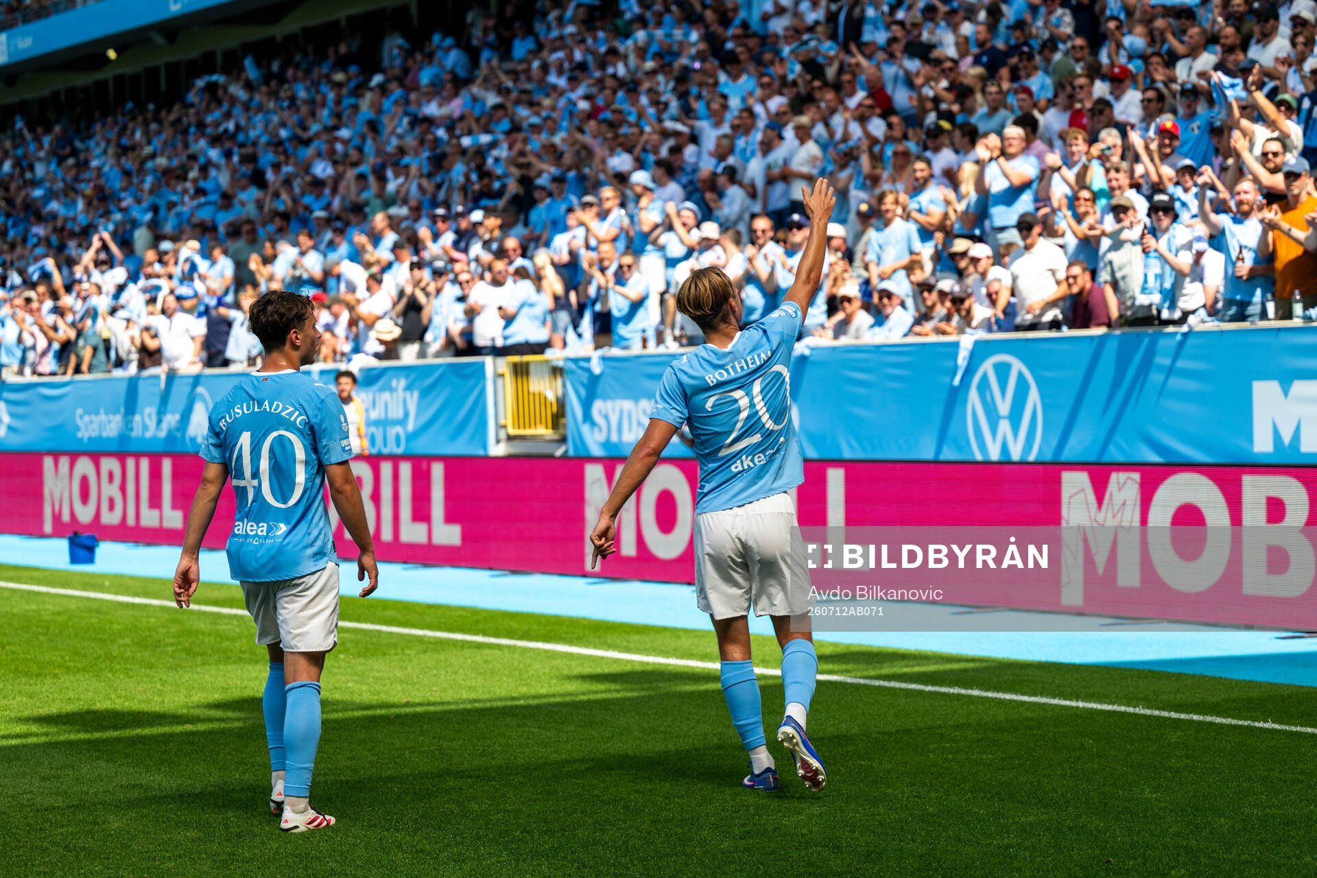 Malmö FFs Erik Botheim och Kenan Busuladzic jublar