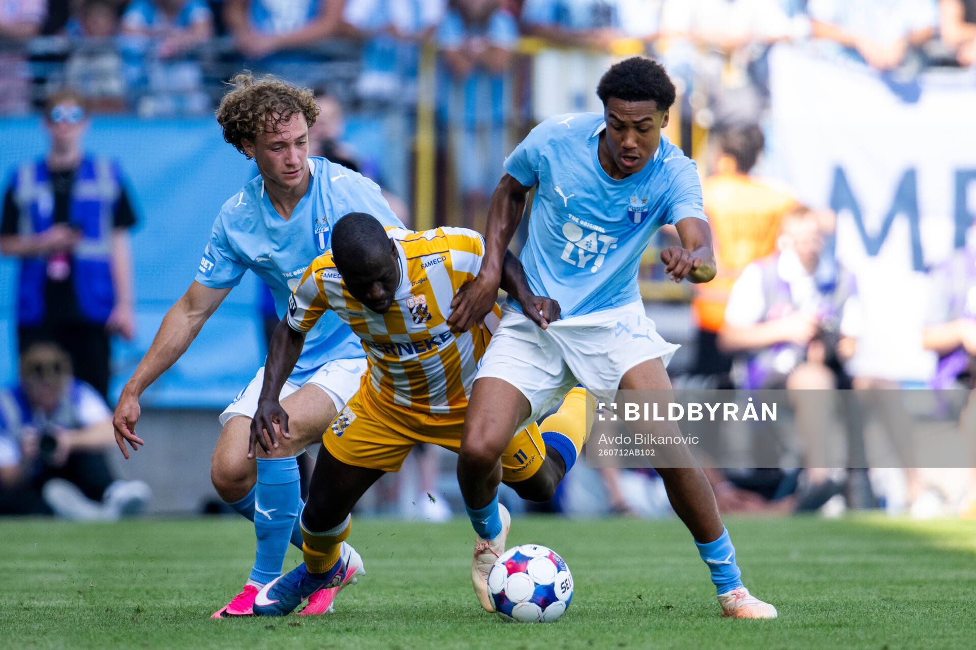 Malmö FFs Theodor Lundbergh och IFK Göteborgs Saidou