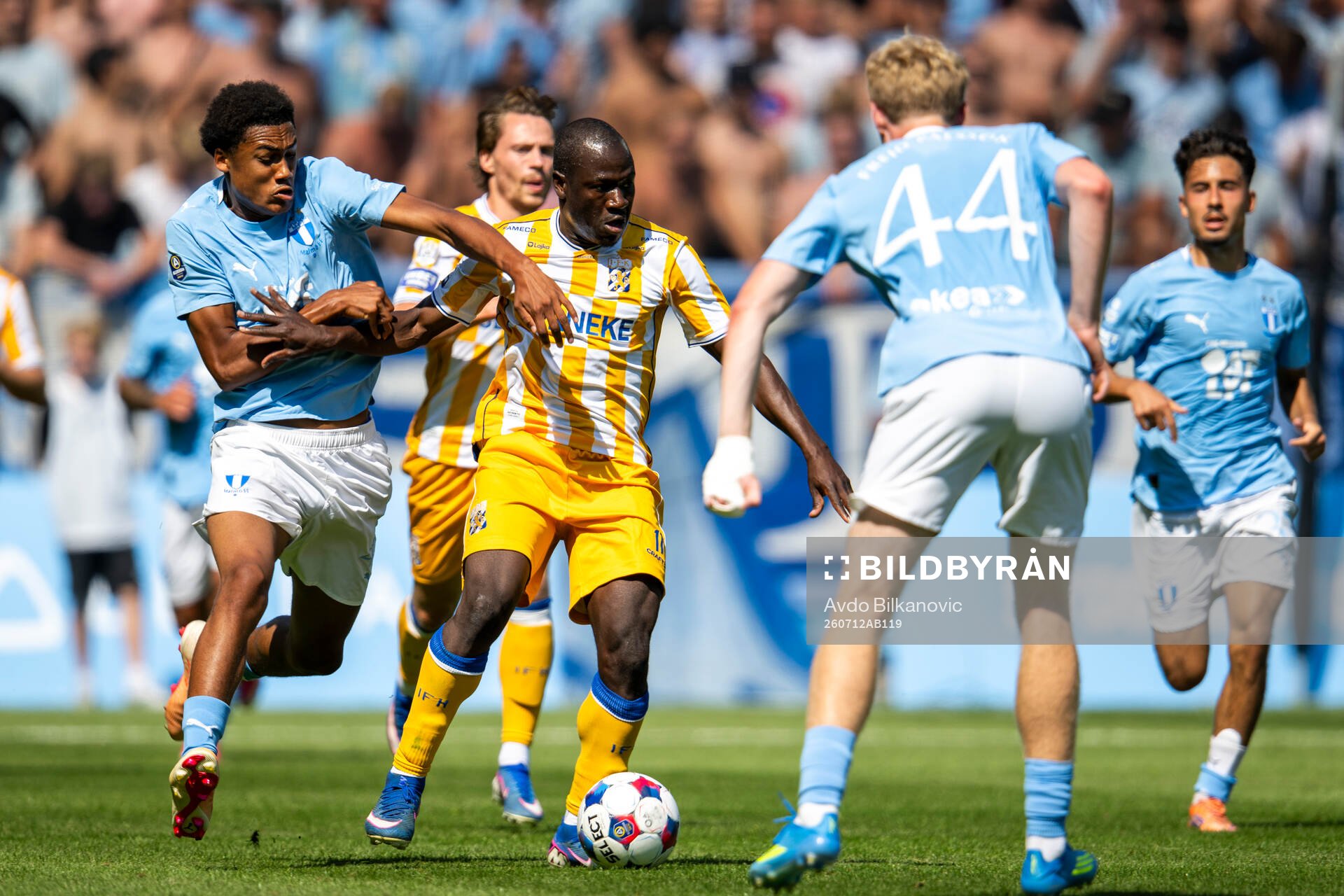 Malmö FFs Theodor Lundbergh och IFK Göteborgs Saidou