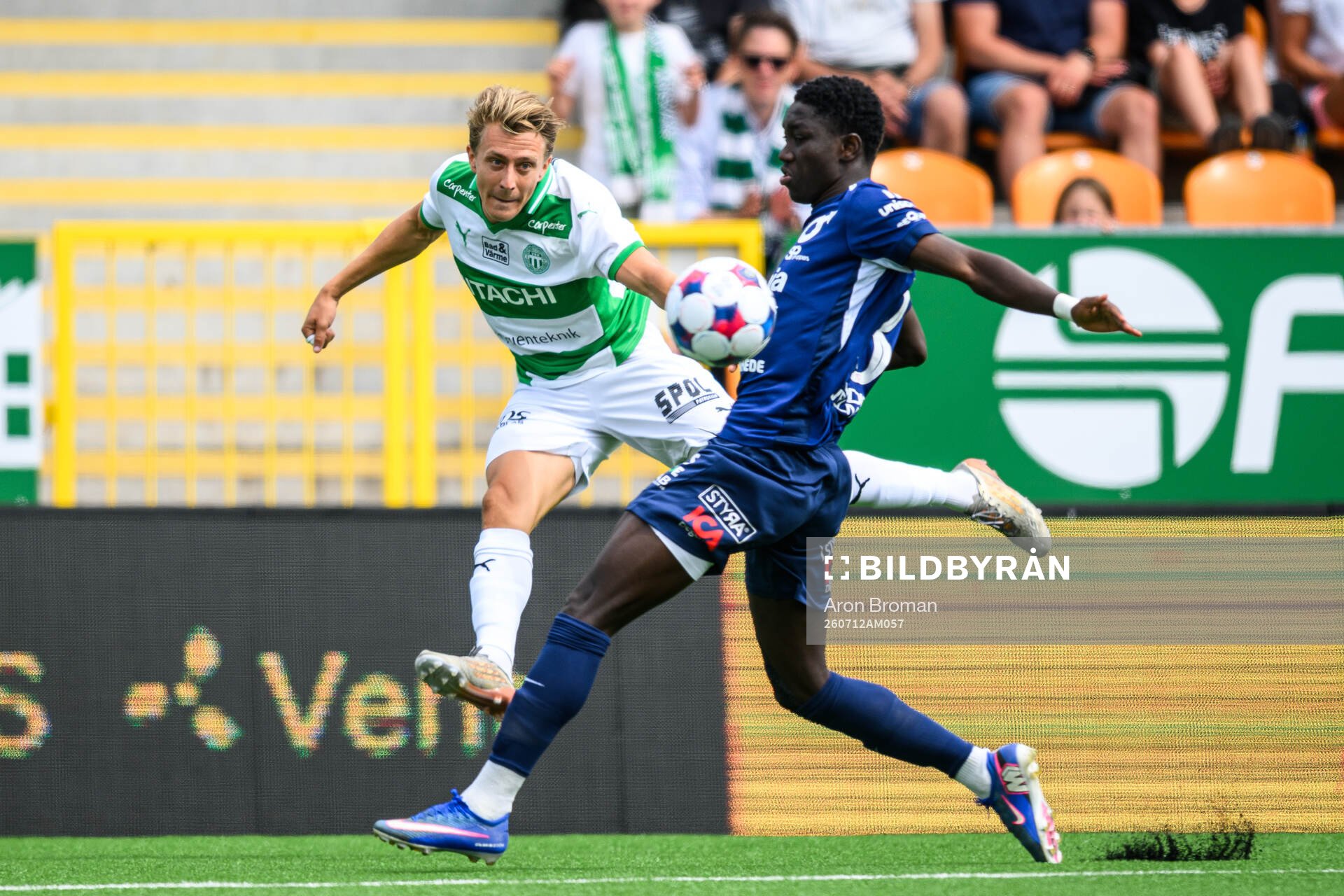 Västerås Simon Gefvert och Degerfors Samba Diatara