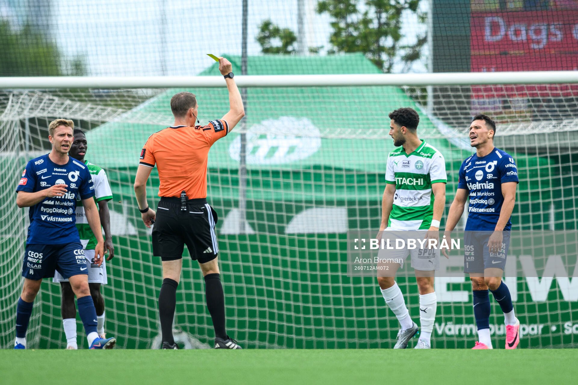 Degerfors Arman Taranis får gult kort